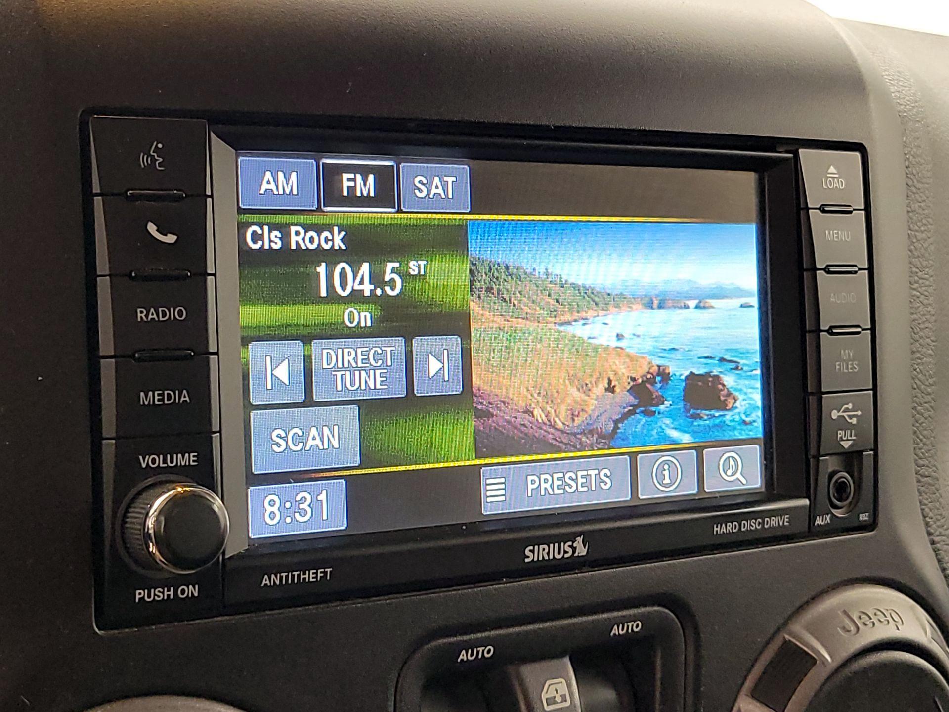 Thumbnail: 2016 Jeep Wrangler - 13
