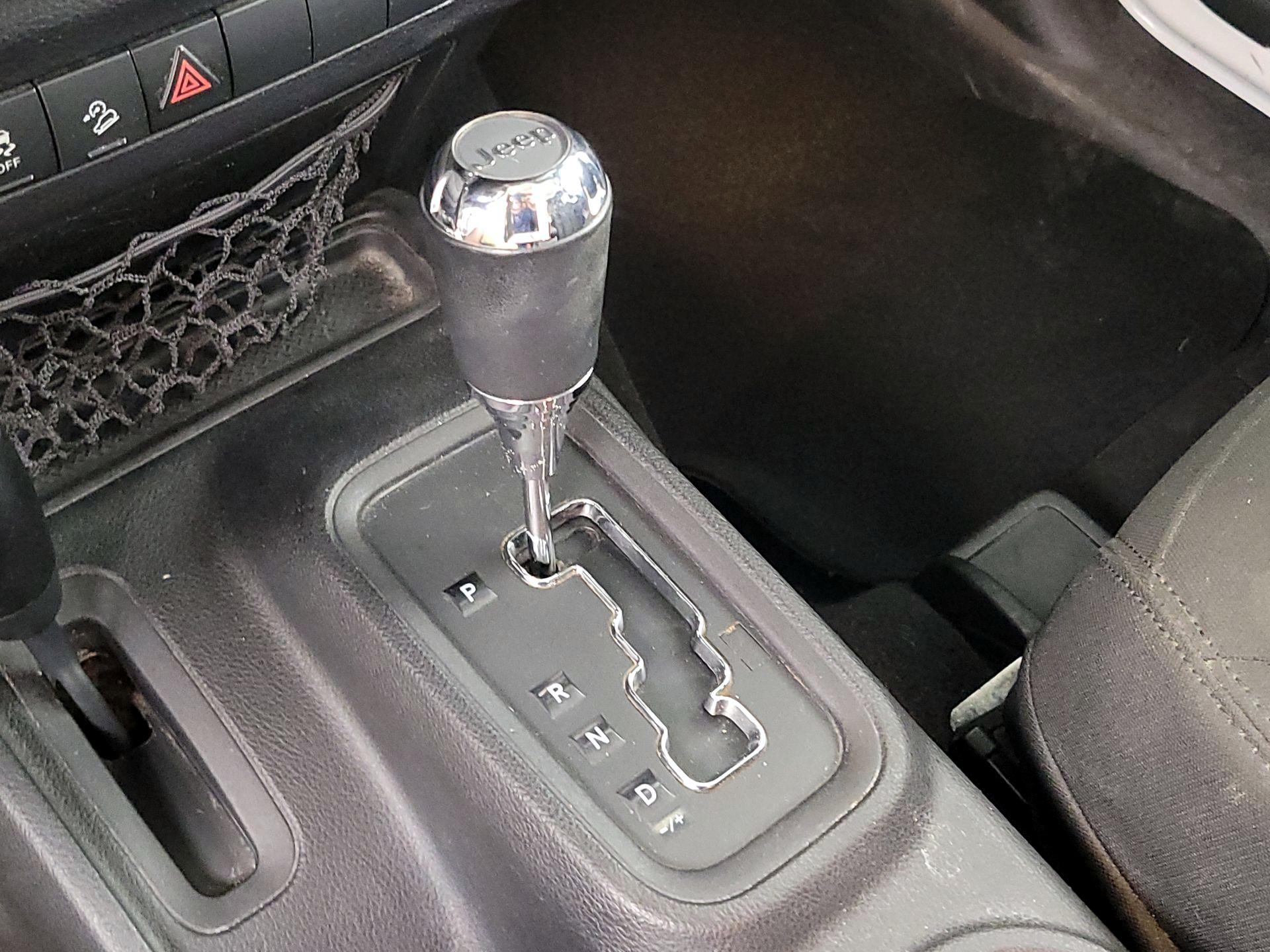 Thumbnail: 2016 Jeep Wrangler - 15