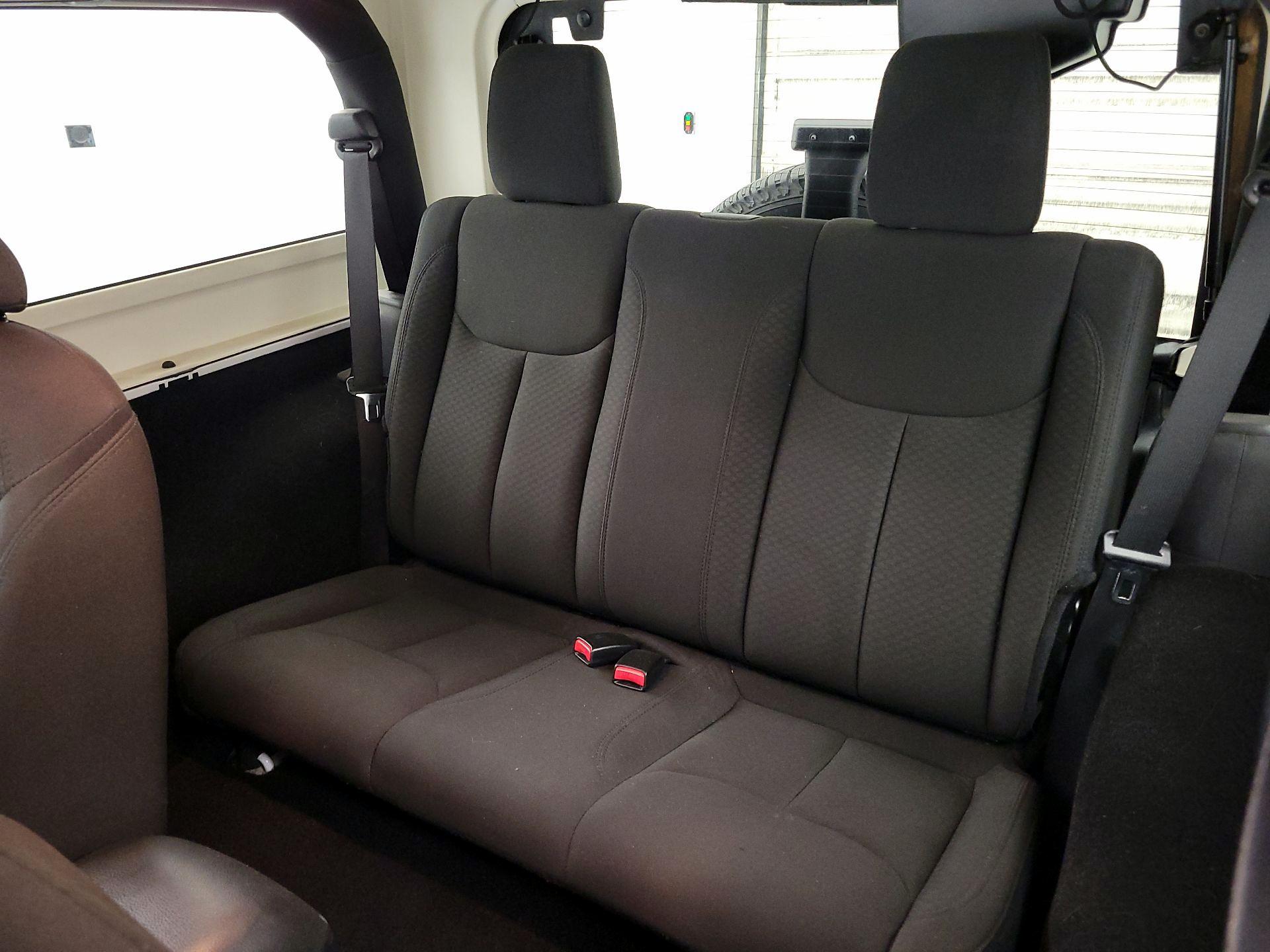 Thumbnail: 2016 Jeep Wrangler - 17