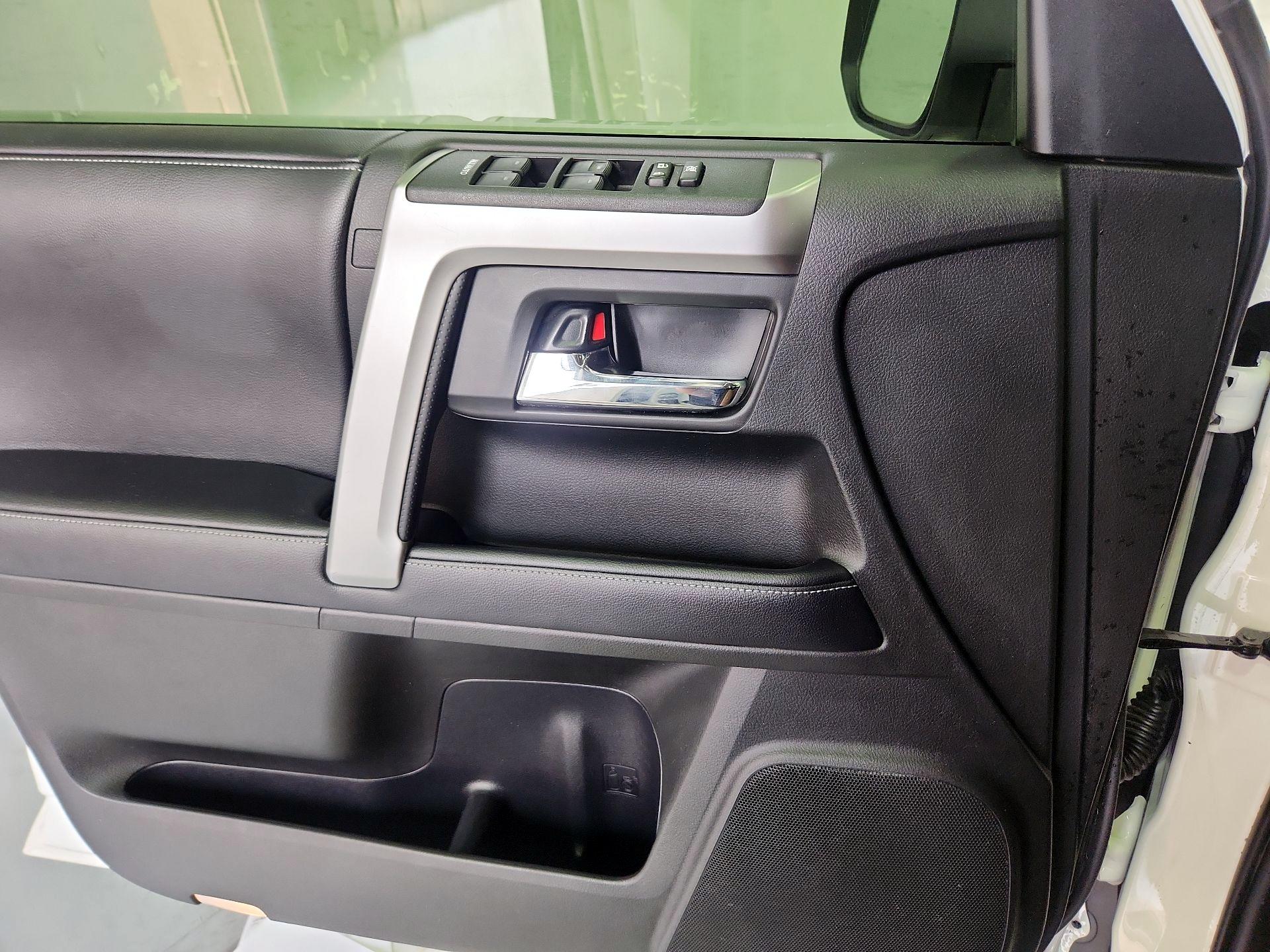 Thumbnail: 2019 Toyota 4Runner - 12