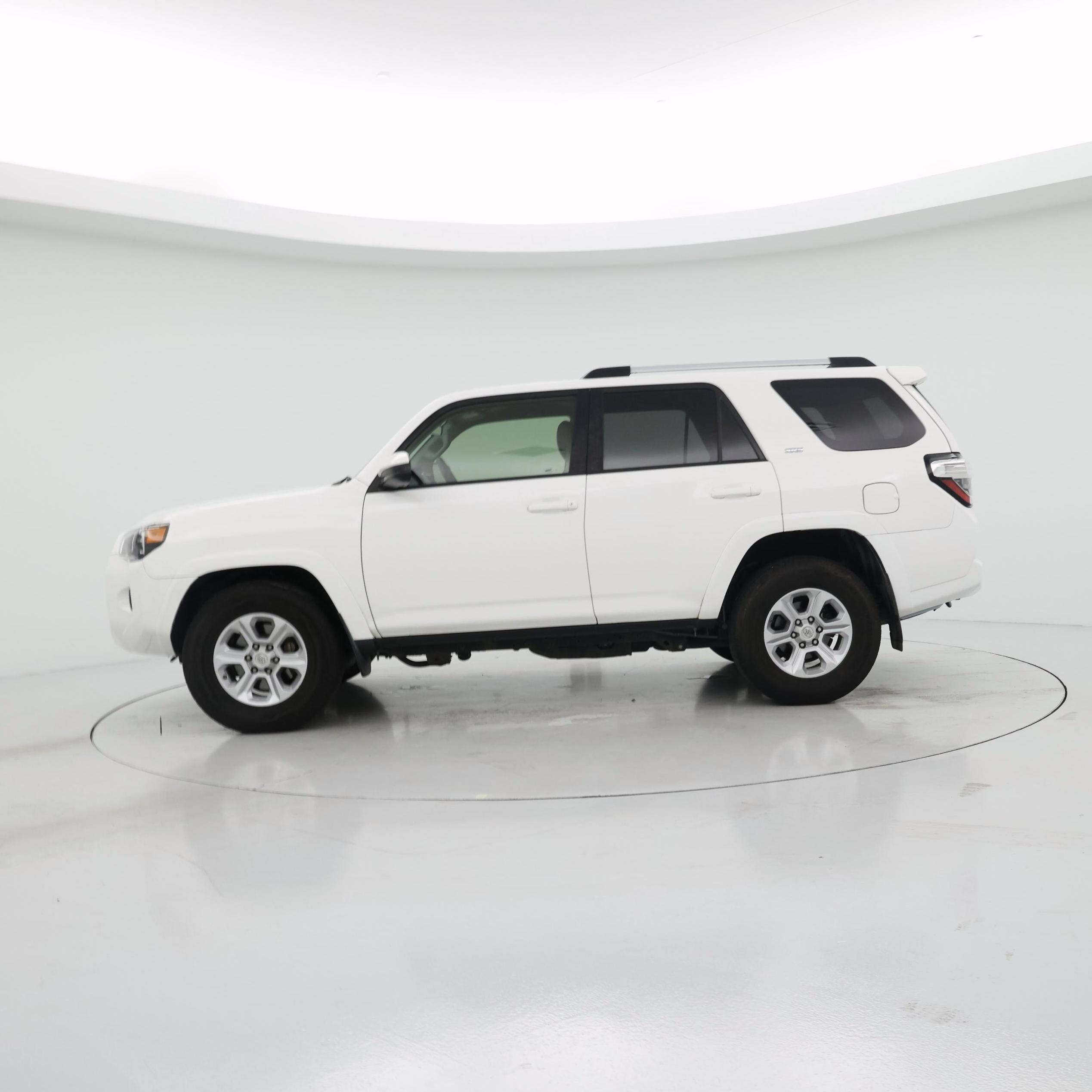 Thumbnail: 2019 Toyota 4Runner - 3