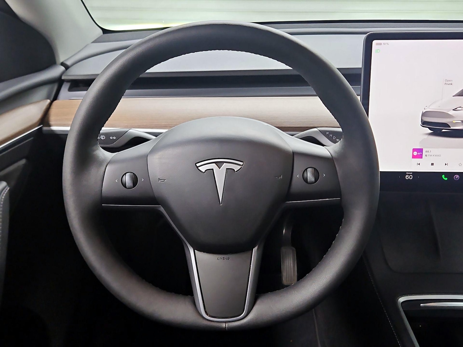 2024 Tesla Model Y Long Range - Photo 11
