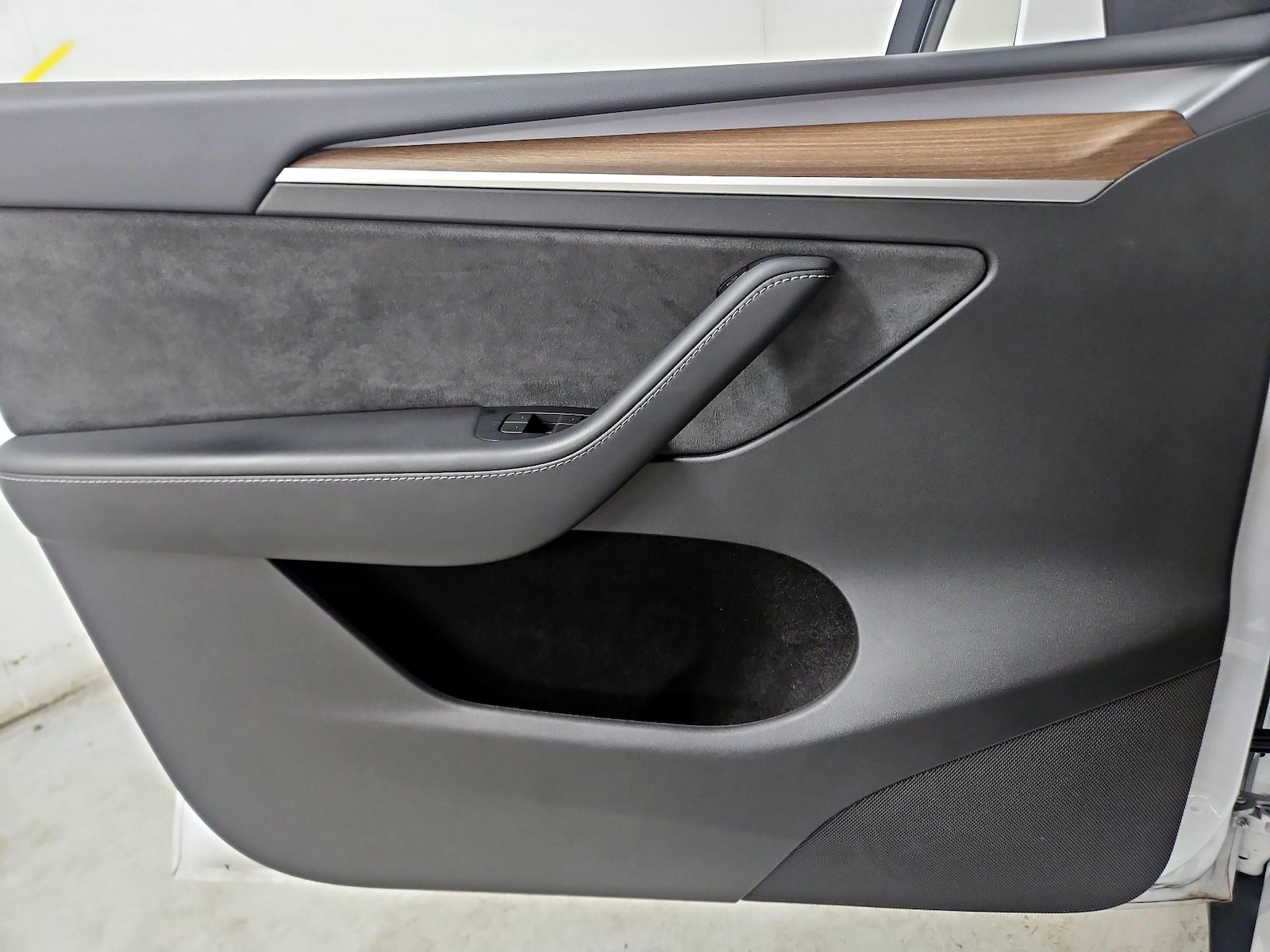 2024 Tesla Model Y Long Range - Photo 13
