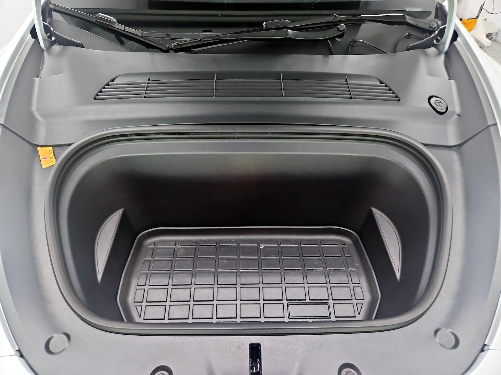 2024 Tesla Model Y Long Range - Photo 22