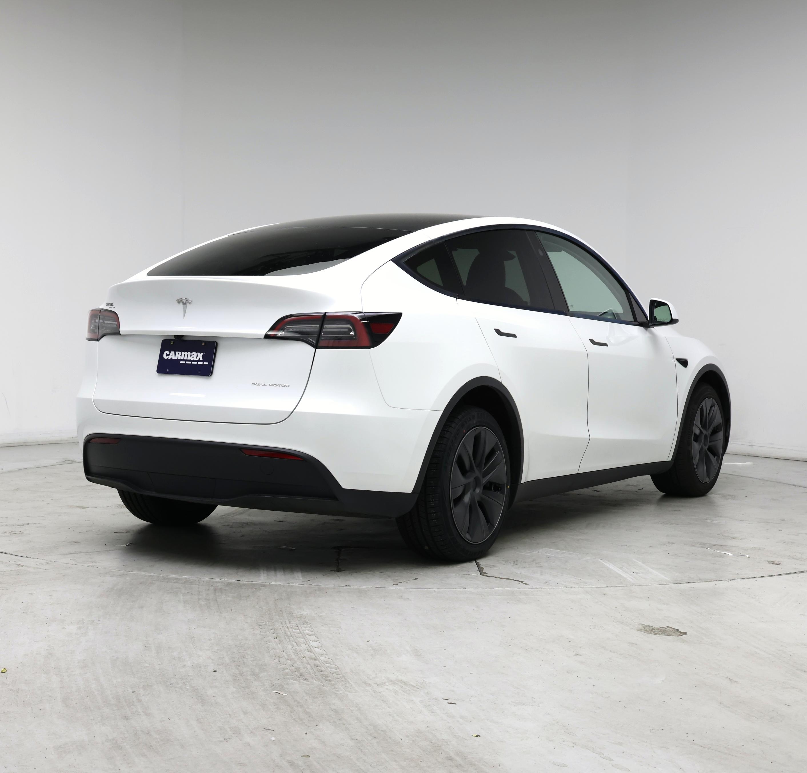 Thumbnail: 2024 Tesla Model Y - 8
