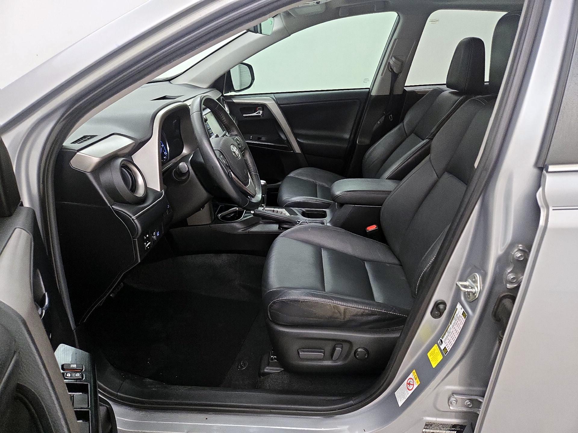 Thumbnail: 2018 Toyota RAV4 - 11