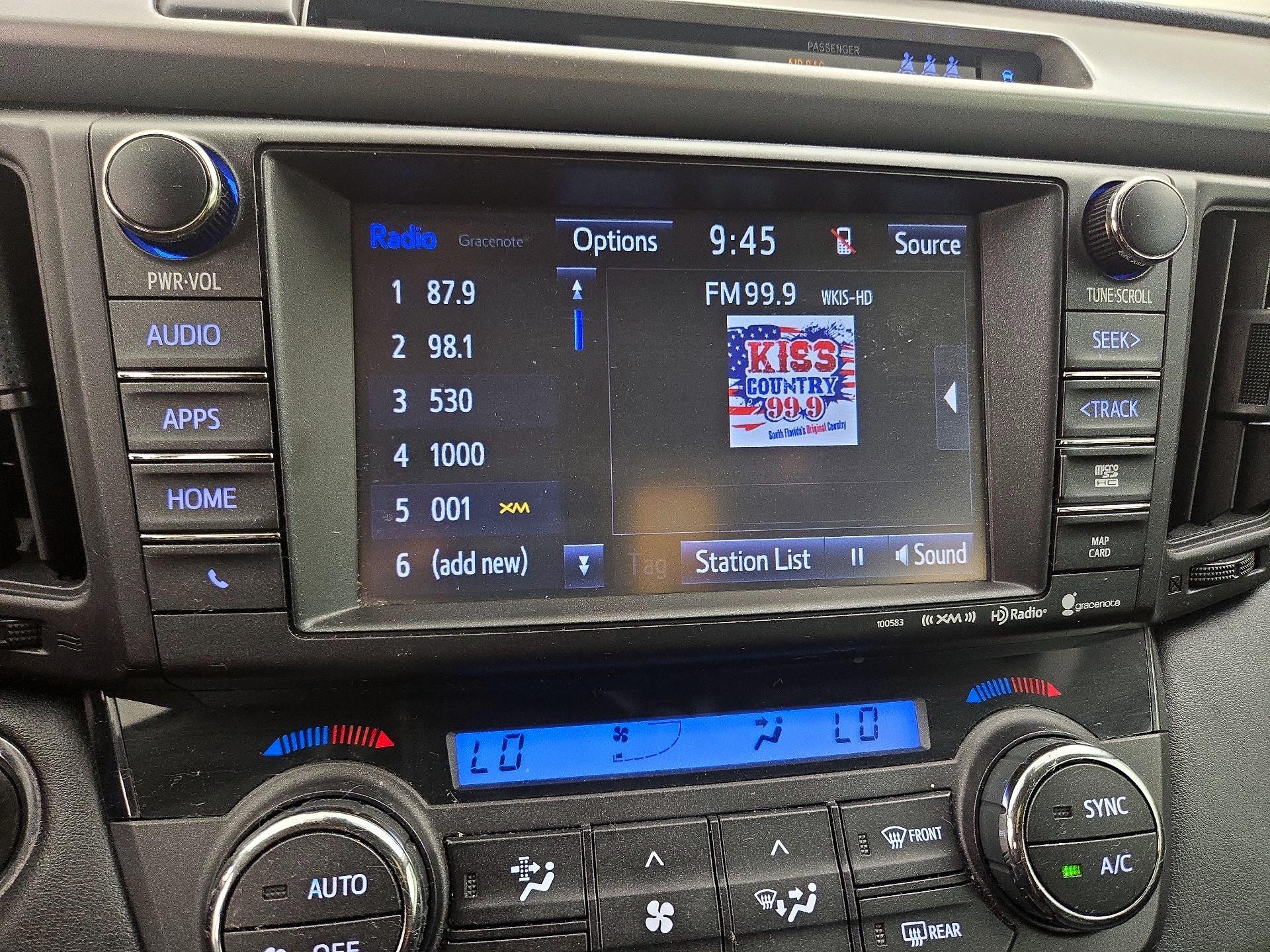 Thumbnail: 2018 Toyota RAV4 - 15