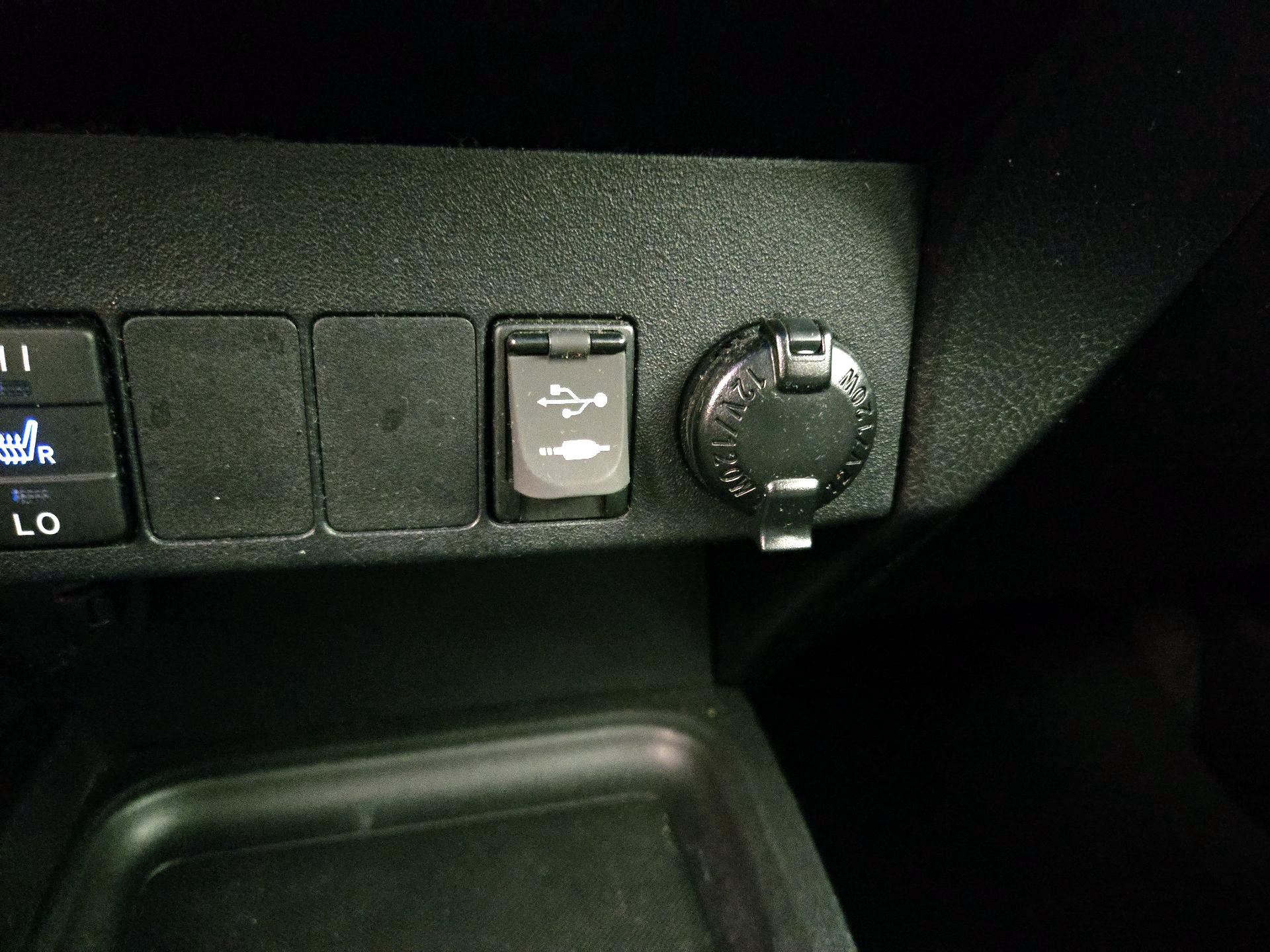 Thumbnail: 2018 Toyota RAV4 - 18