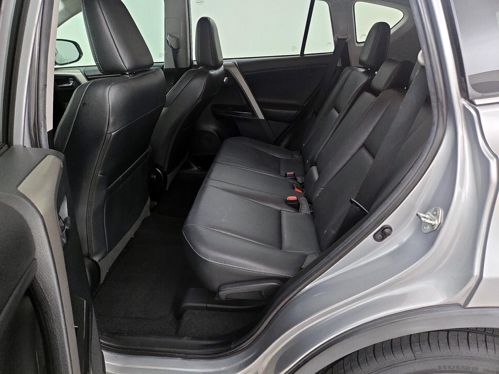 Thumbnail: 2018 Toyota RAV4 - 20