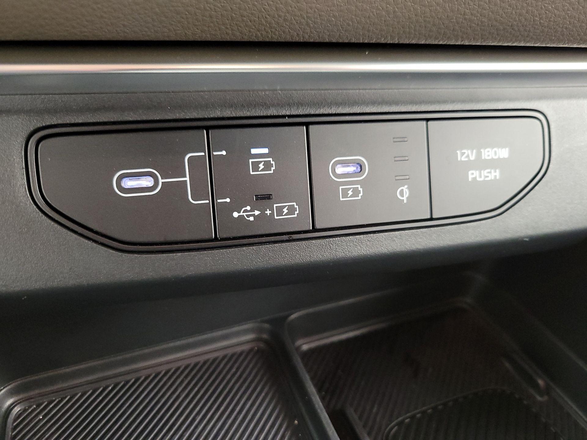 Thumbnail: 2025 Kia Carnival - 19