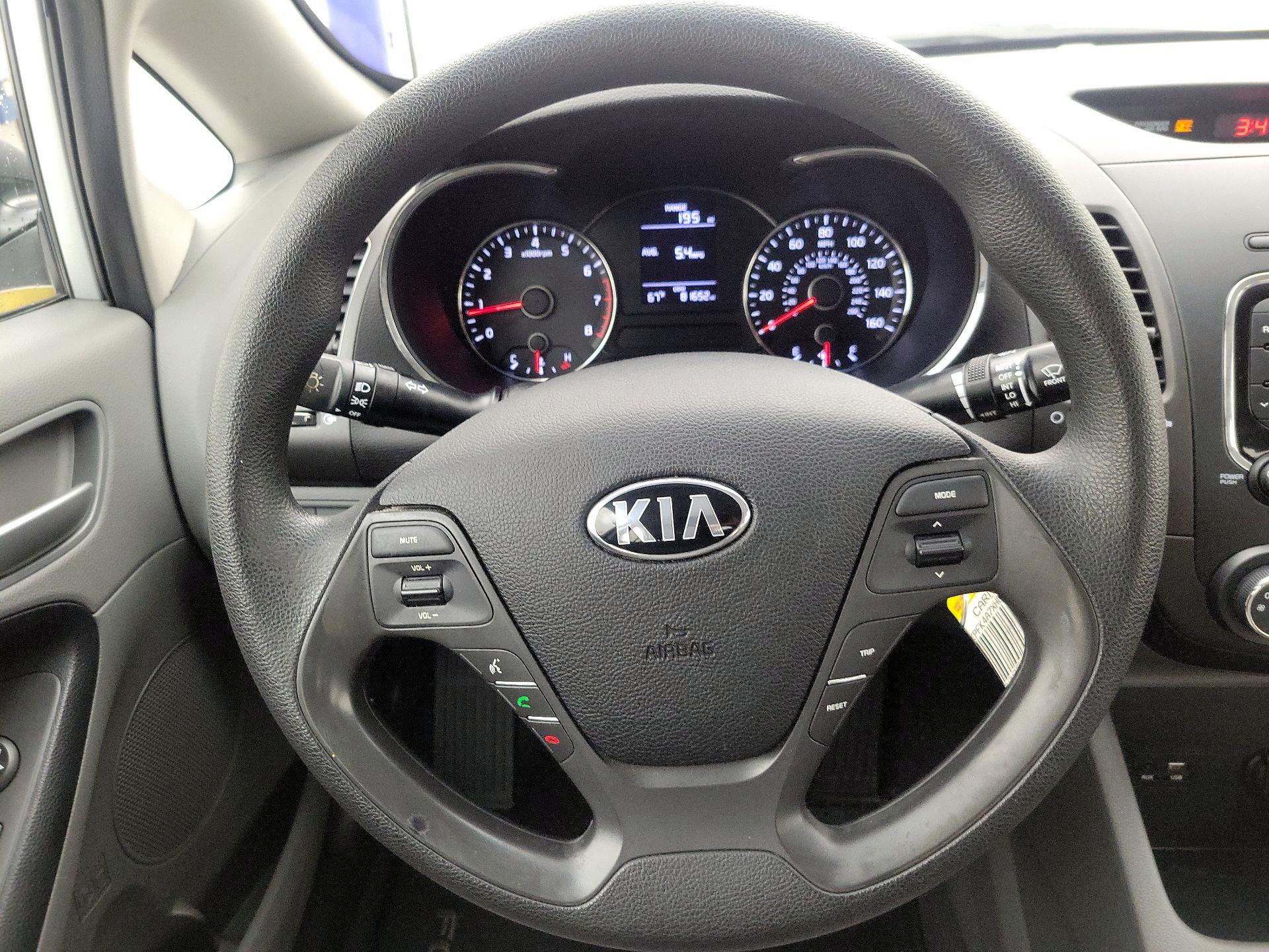 Thumbnail: 2017 Kia Forte - 10