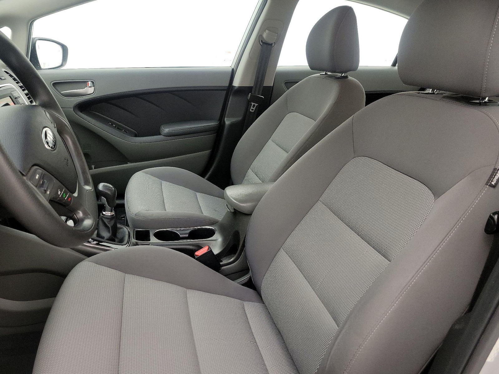 2017 Kia Forte LX - Photo 12