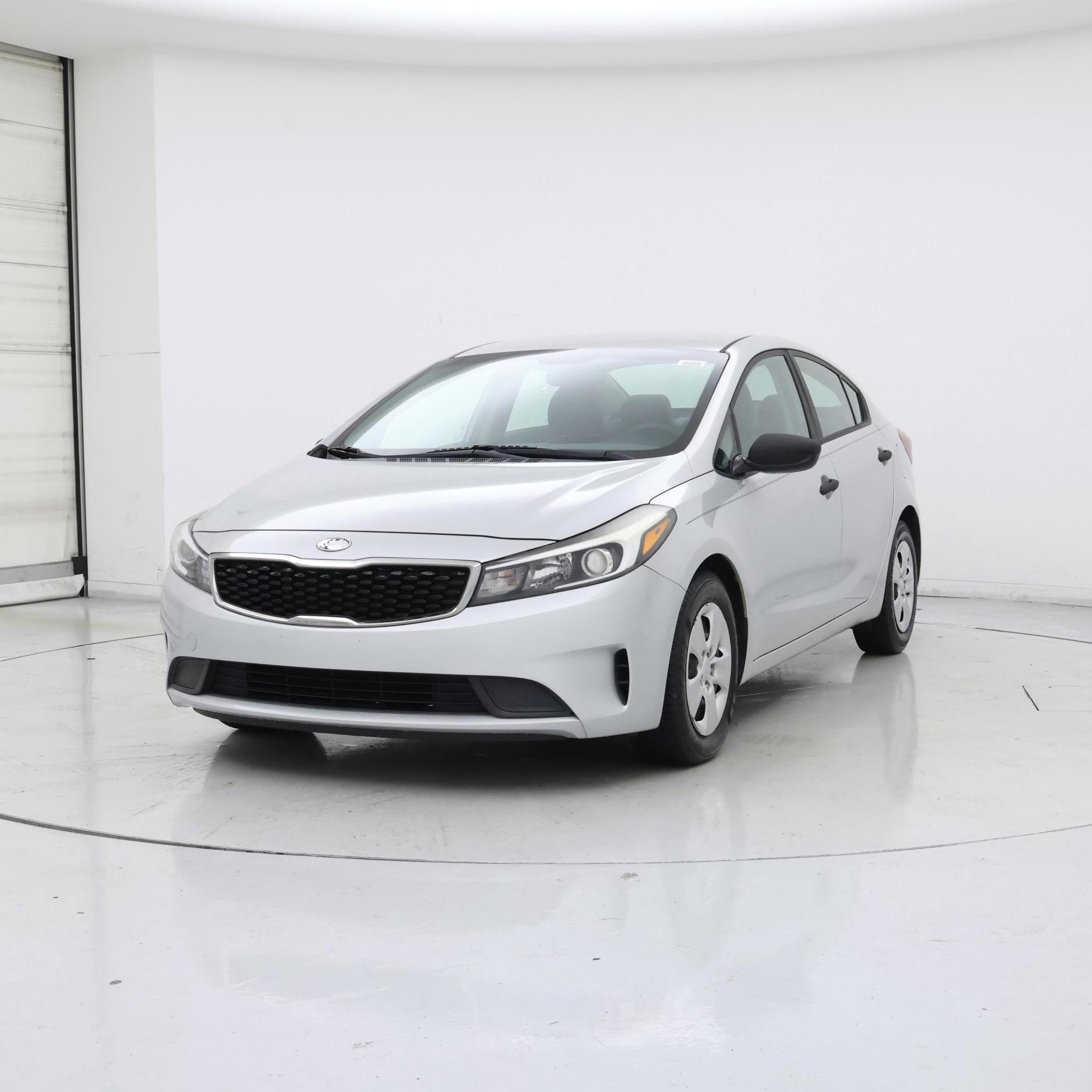 Thumbnail: 2017 Kia Forte - 4