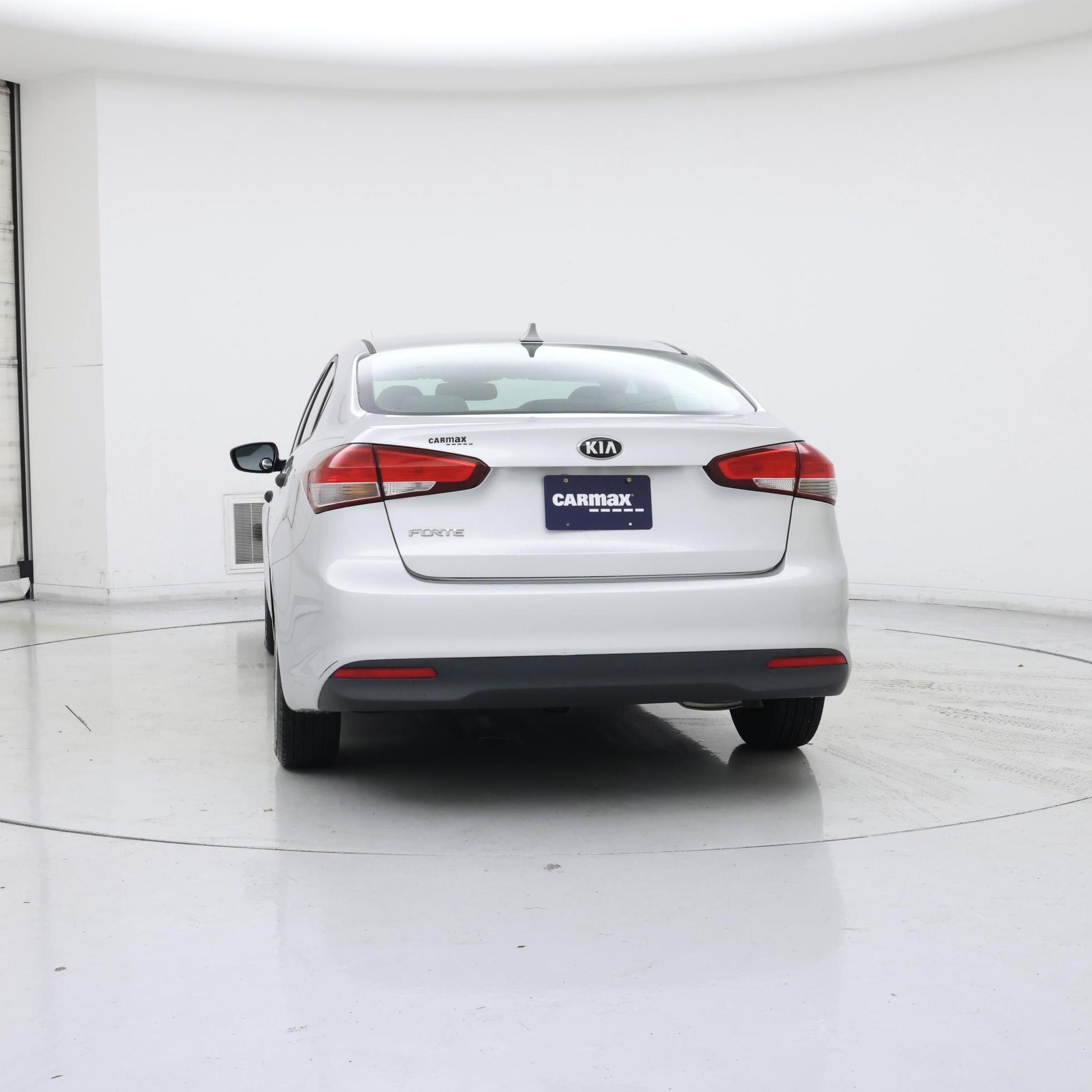 Thumbnail: 2017 Kia Forte - 6
