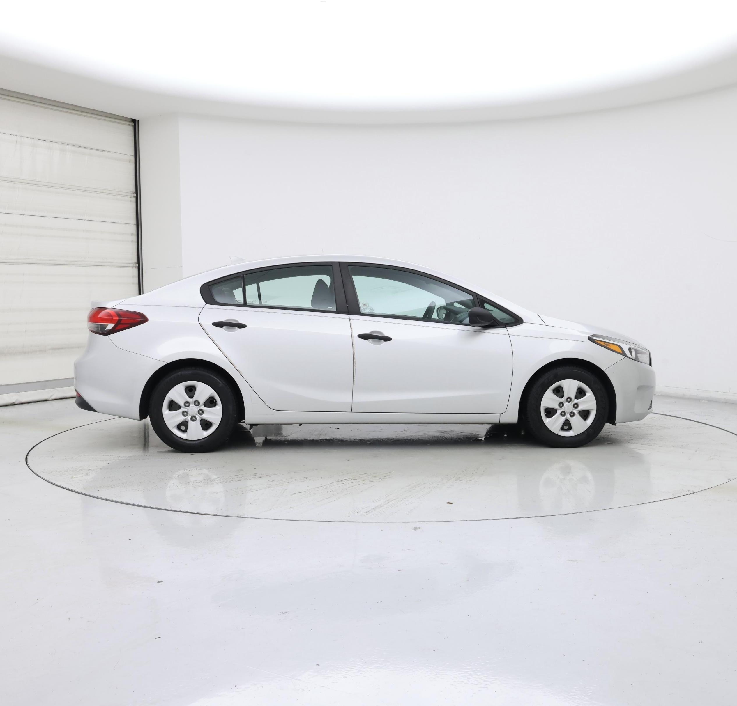 Thumbnail: 2017 Kia Forte - 7