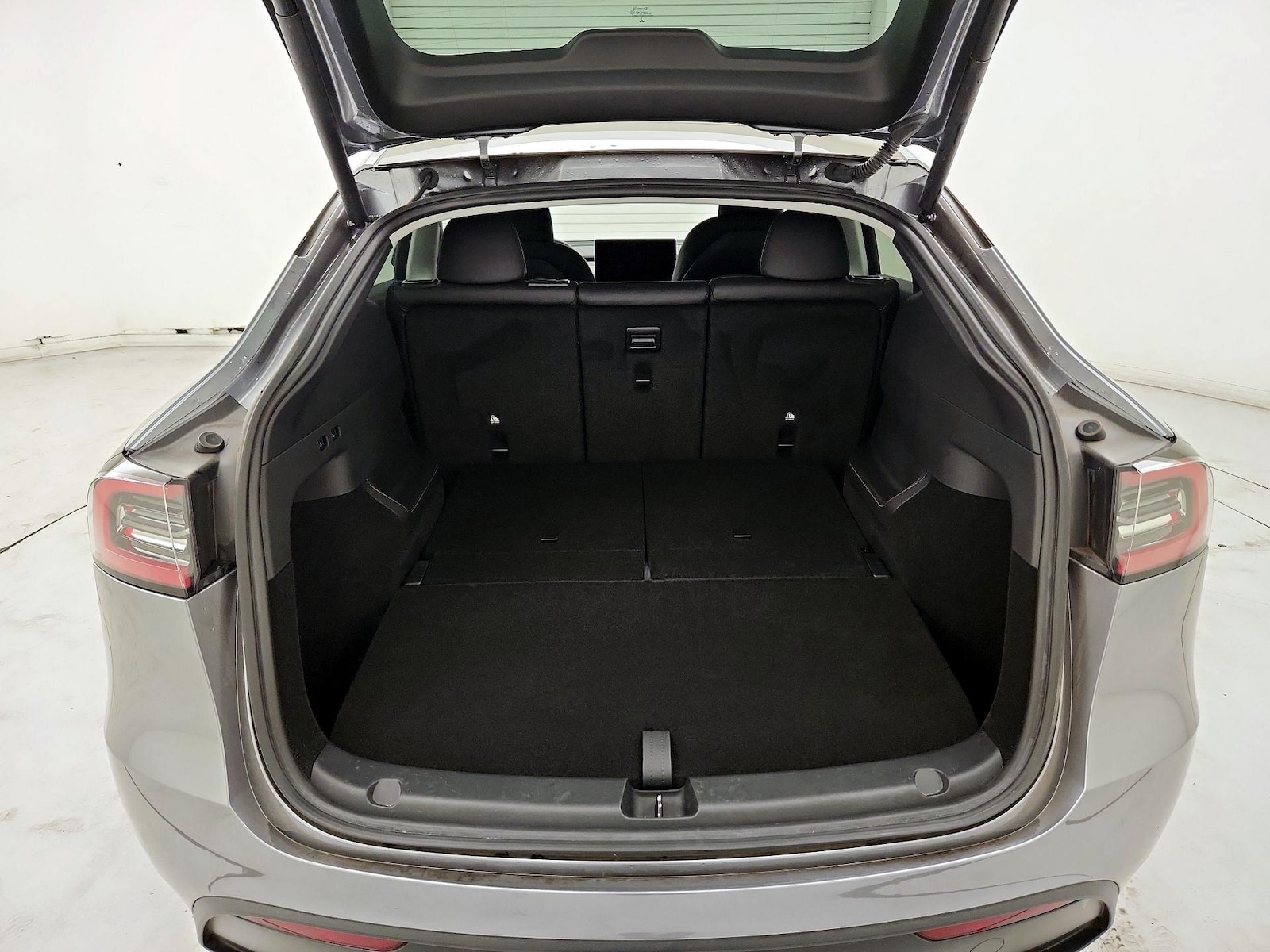 2024 Tesla Model Y Long Range - Photo 24