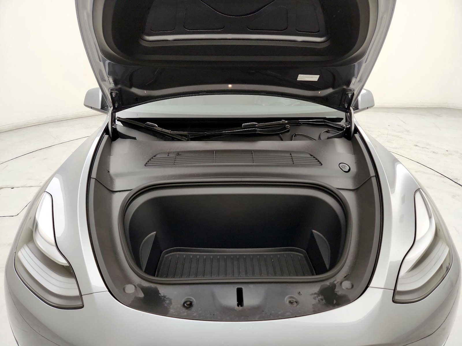 2024 Tesla Model Y Long Range - Photo 25
