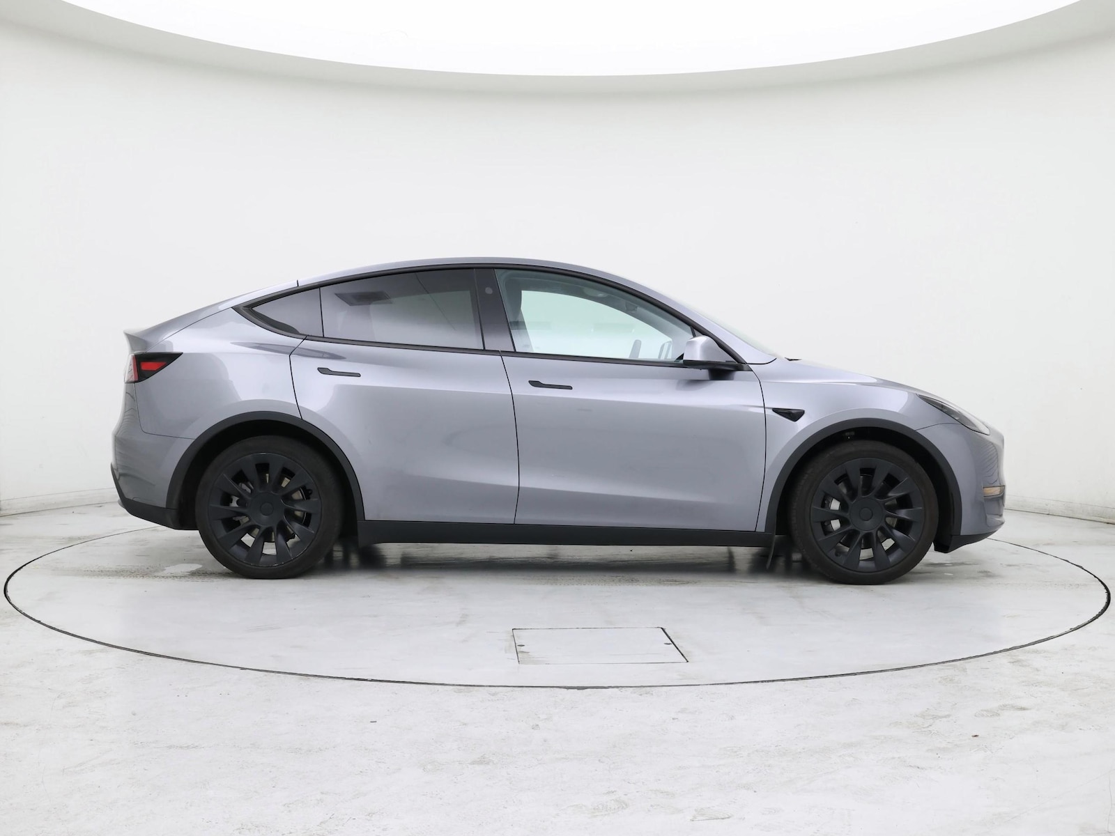 2024 Tesla Model Y Long Range - Photo 8