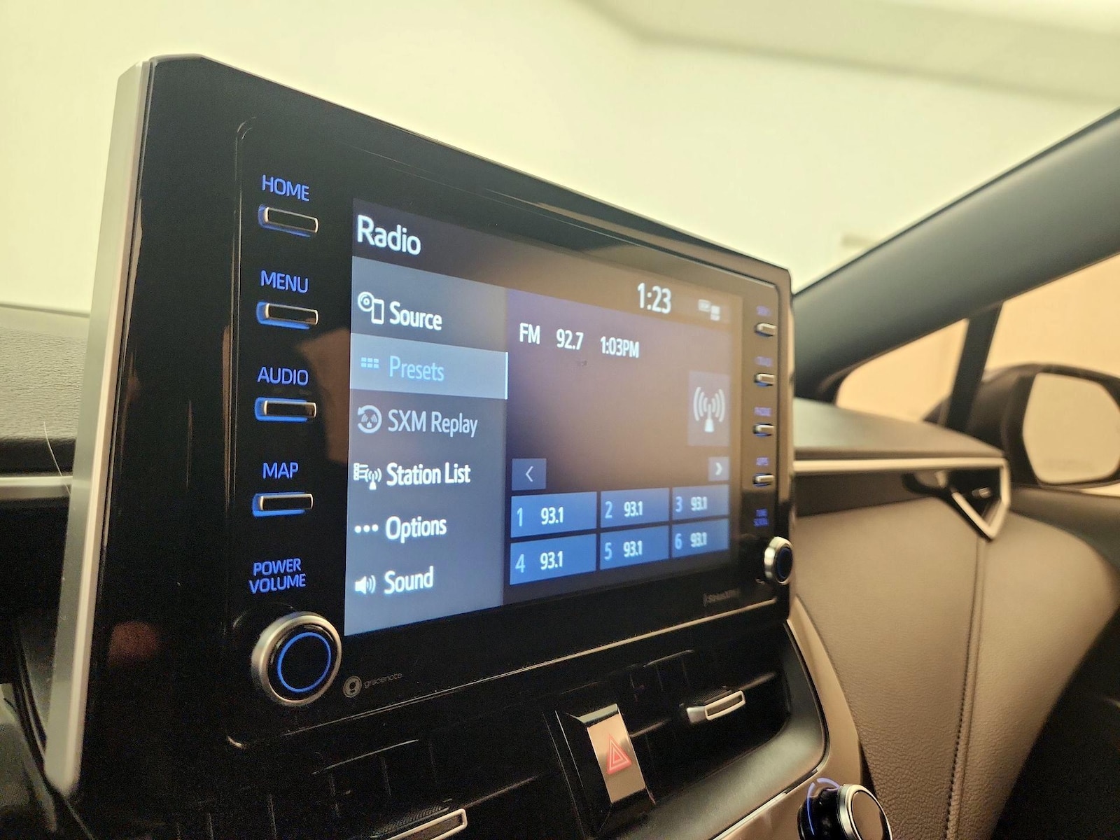2021 Toyota Corolla SE - Photo 16