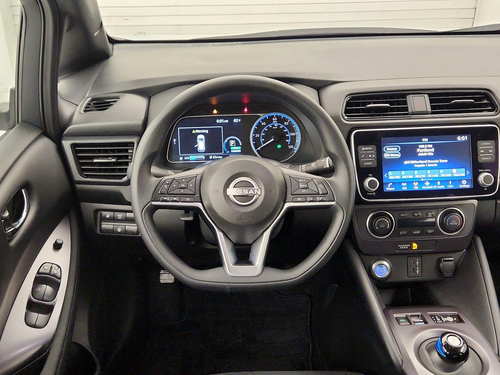 2025 Nissan Leaf S - Photo 11