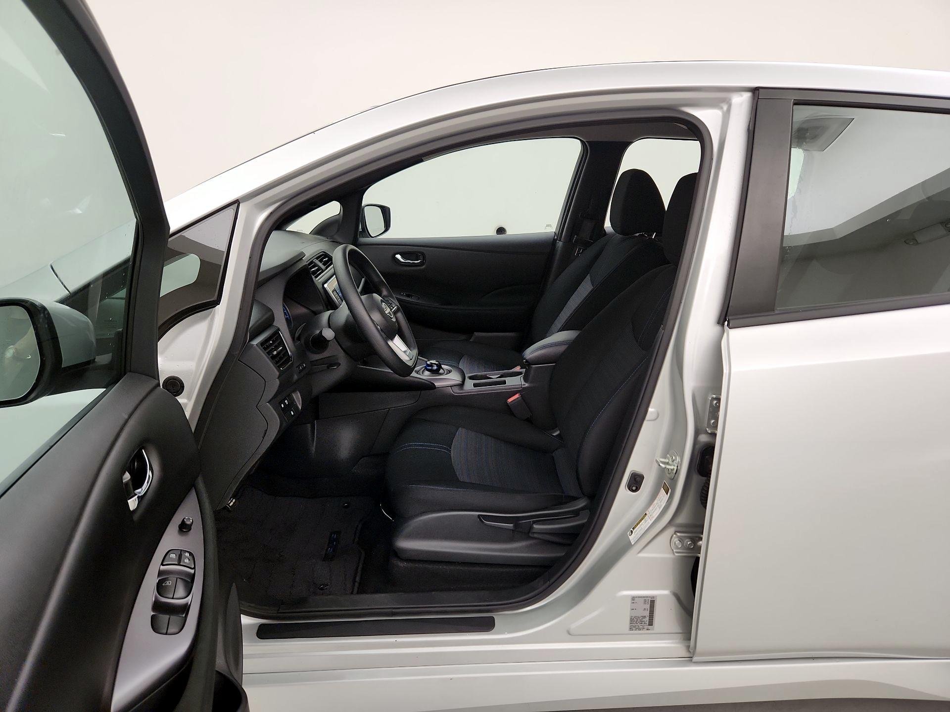 Thumbnail: 2025 Nissan Leaf - 11