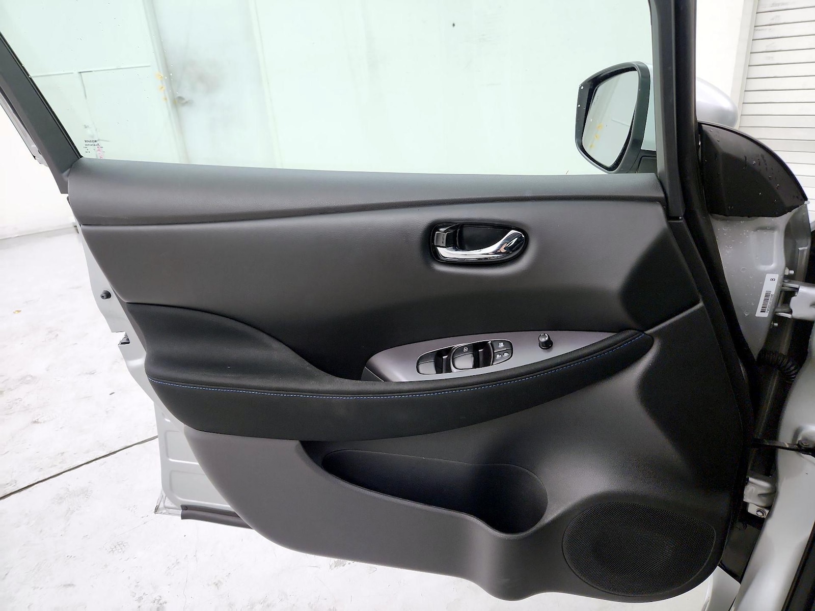 2025 Nissan Leaf S - Photo 13