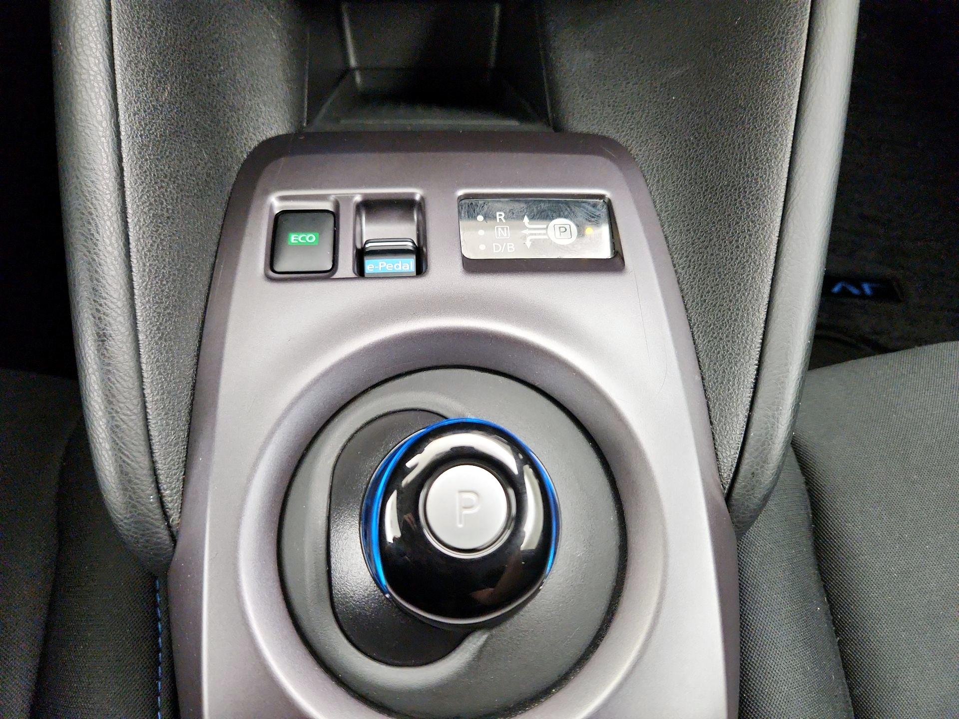 Thumbnail: 2025 Nissan Leaf - 17