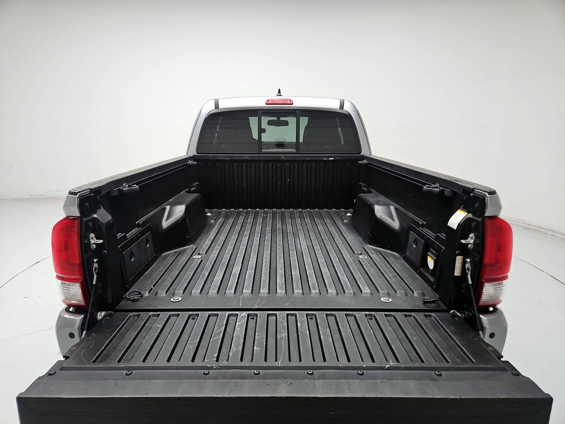 Thumbnail: 2017 Toyota Tacoma - 20