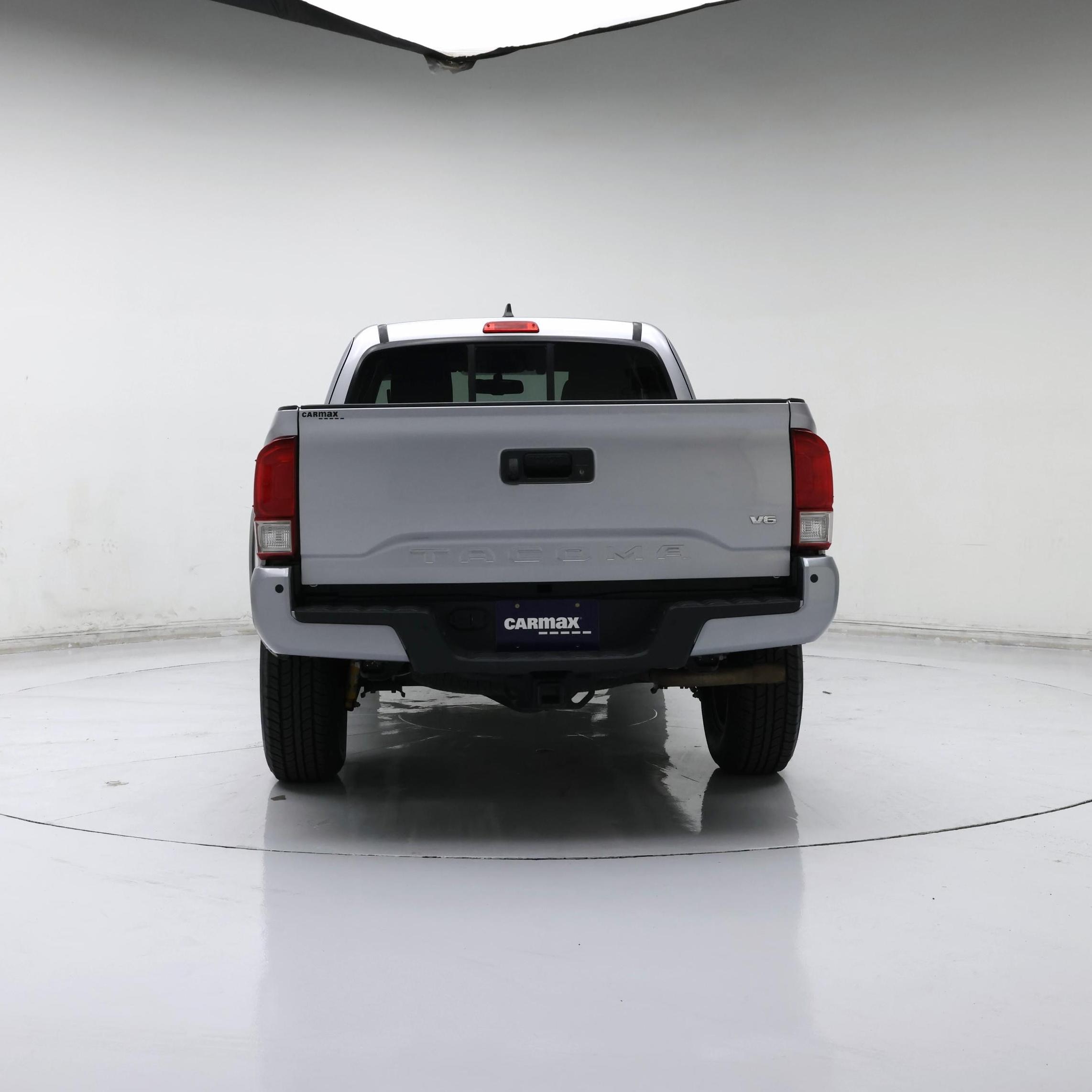 Thumbnail: 2017 Toyota Tacoma - 6