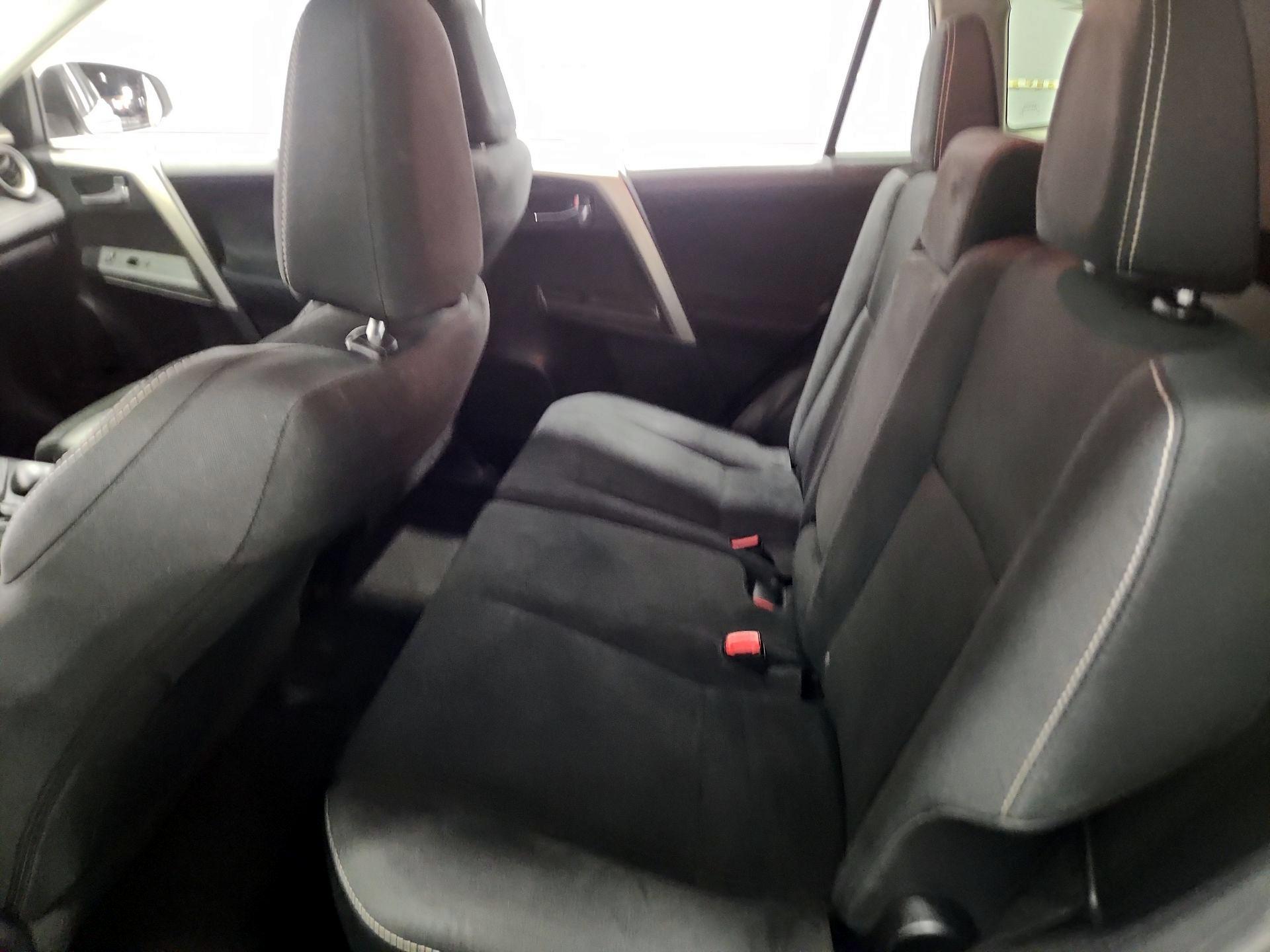 Thumbnail: 2015 Toyota RAV4 - 20