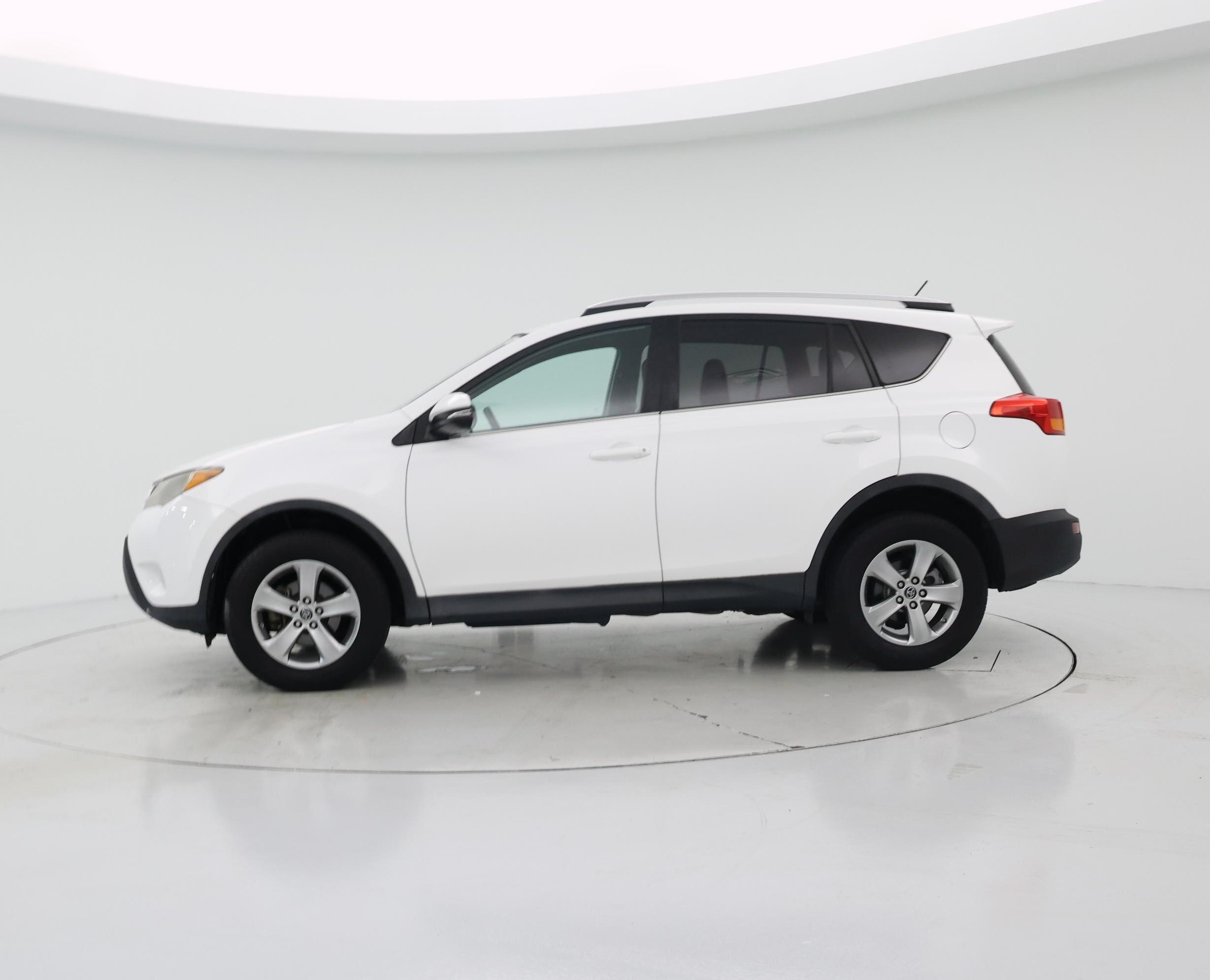 Thumbnail: 2015 Toyota RAV4 - 3