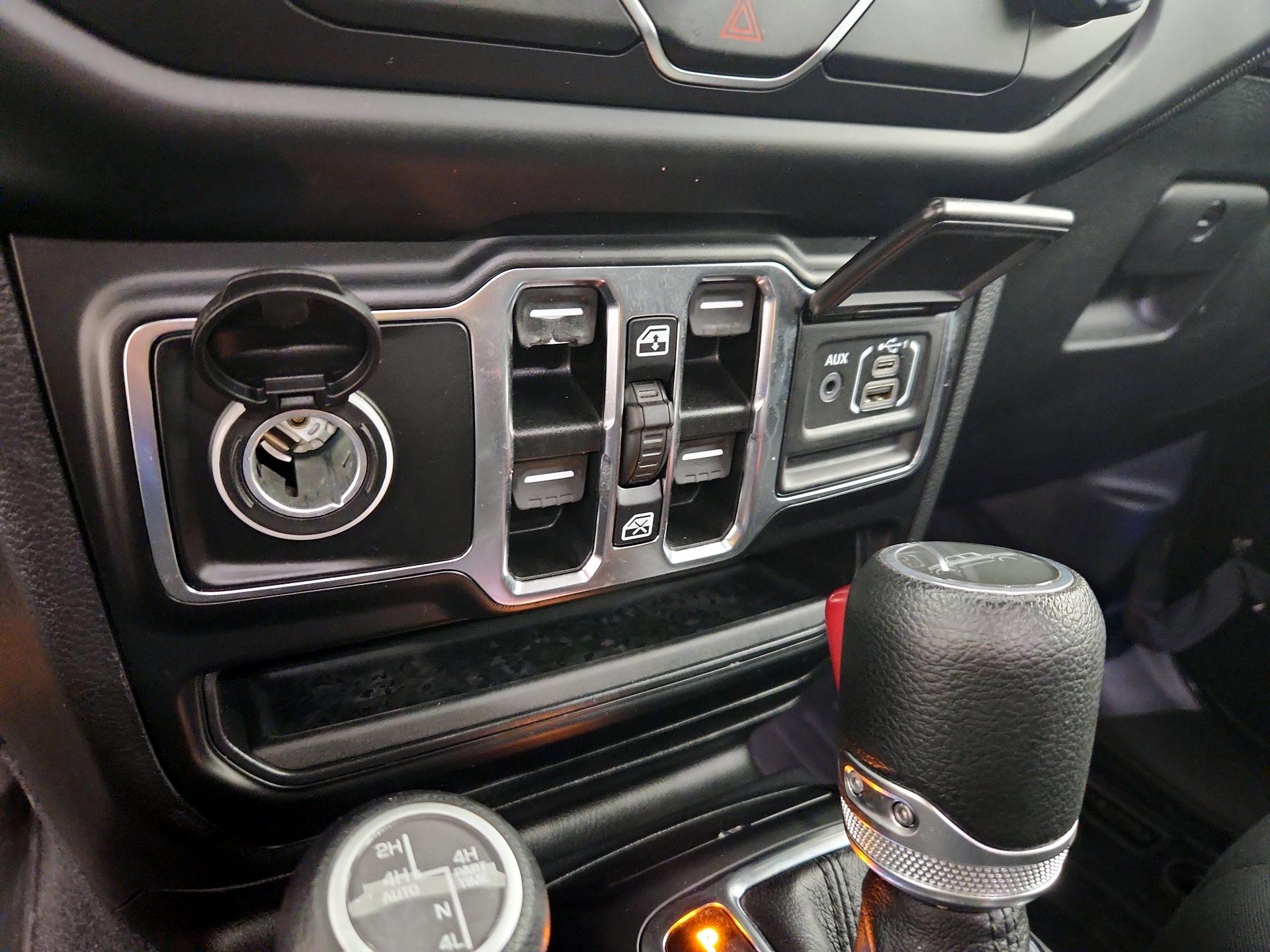 Thumbnail: 2021 Jeep Gladiator - 18