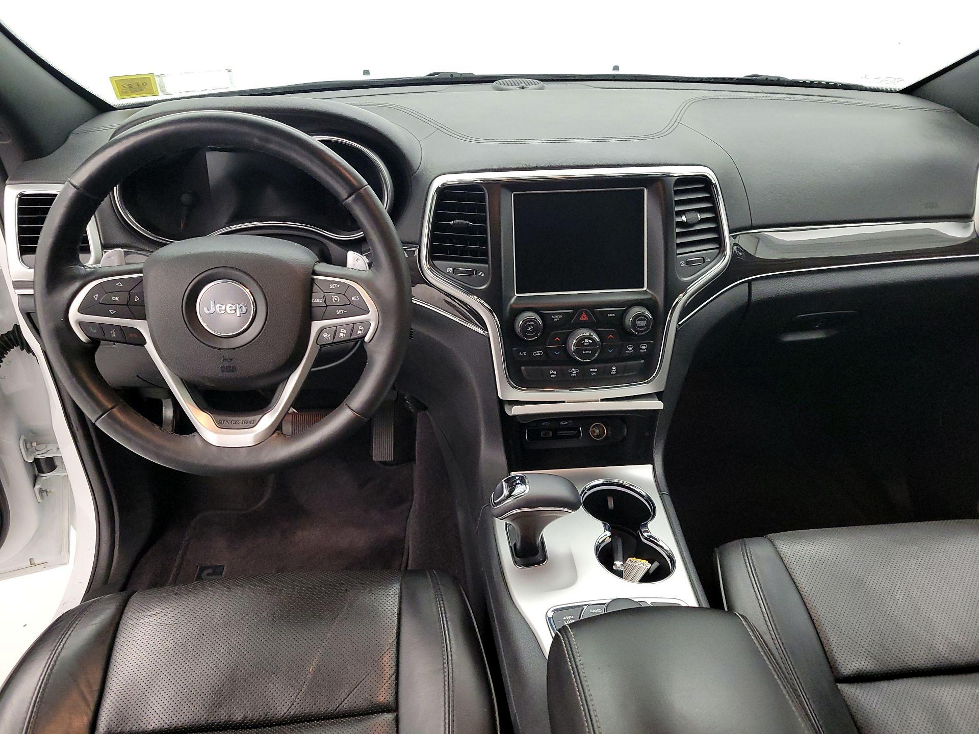 Thumbnail: 2015 Jeep Grand Cherokee - 9