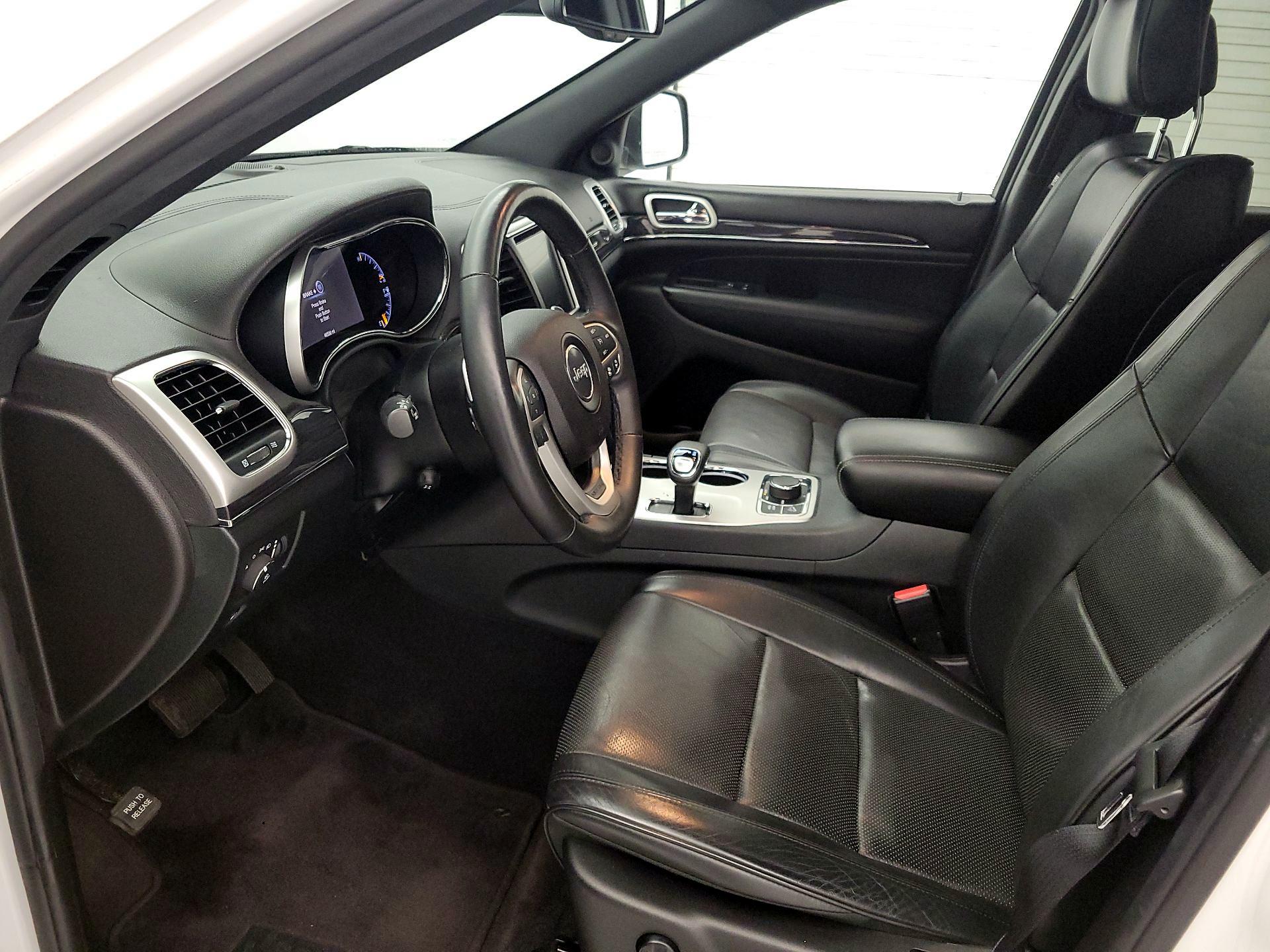 Thumbnail: 2015 Jeep Grand Cherokee - 11