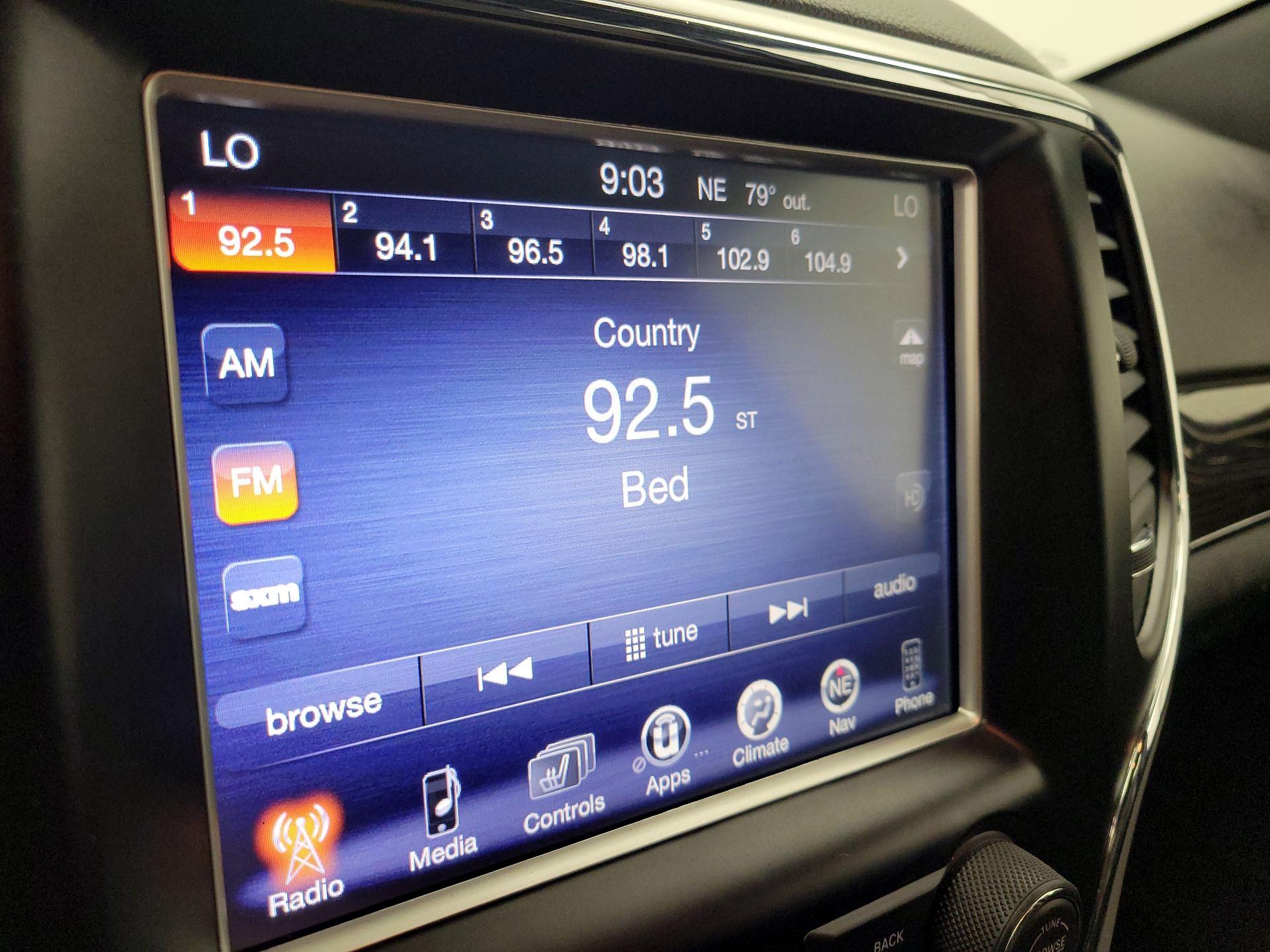 Thumbnail: 2015 Jeep Grand Cherokee - 16