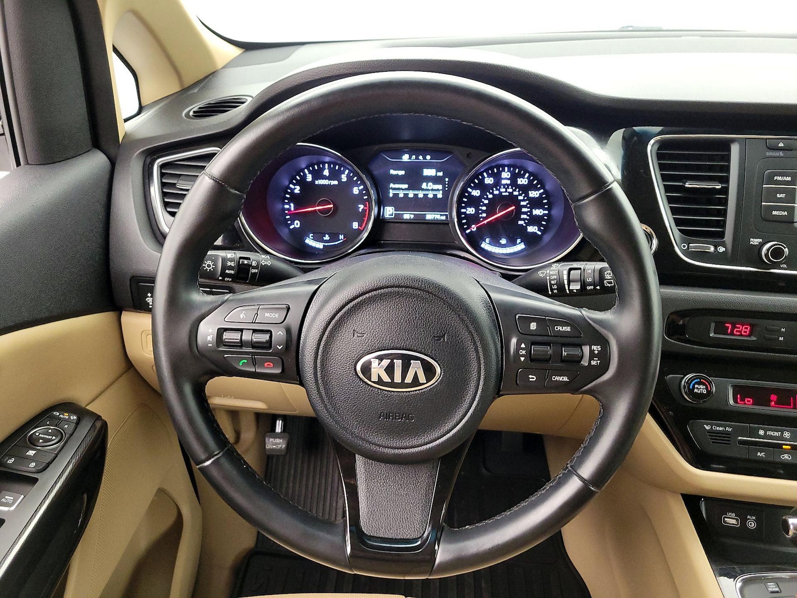 2016 Kia Sedona EX - Photo 11