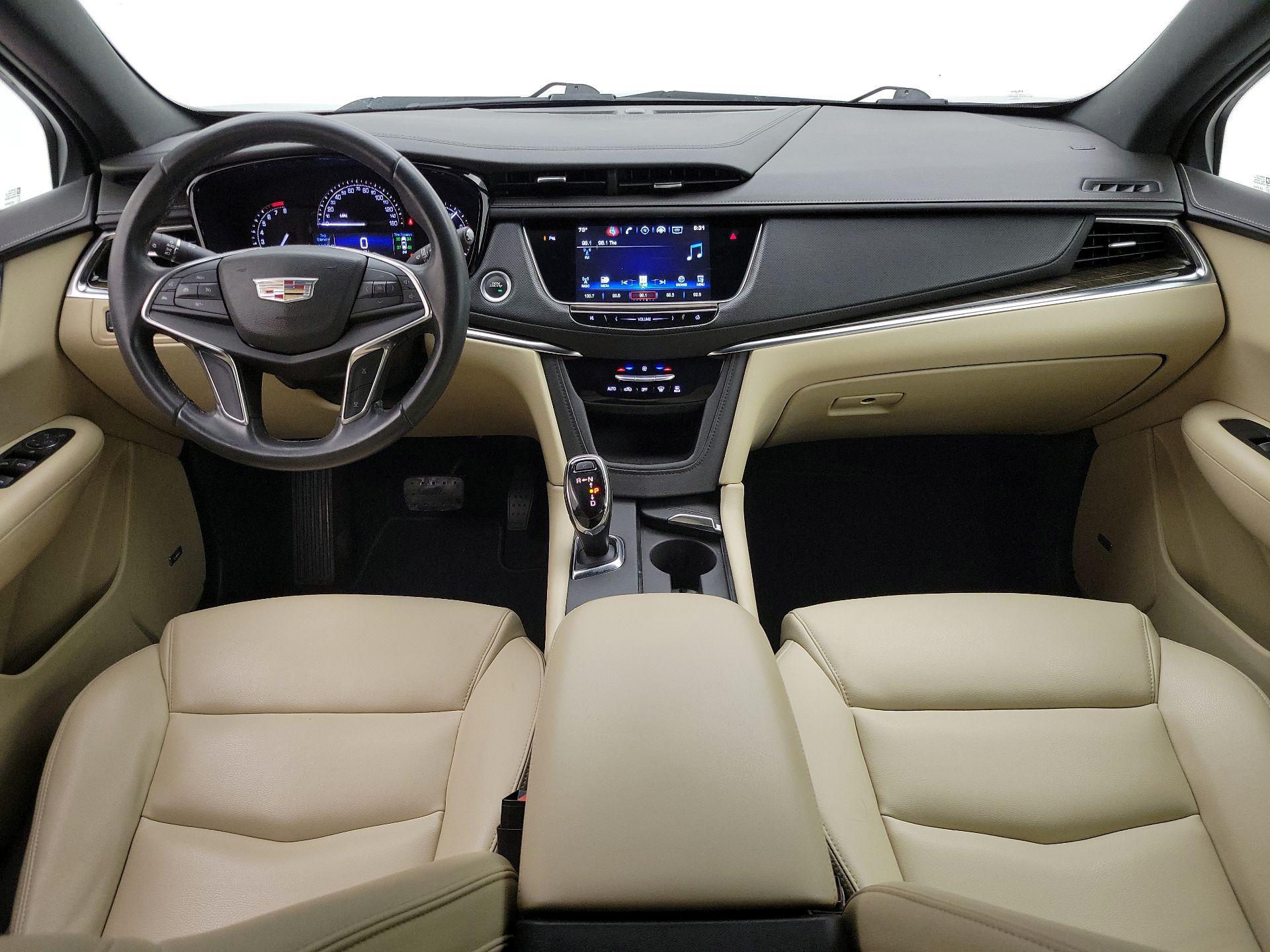 Thumbnail: 2017 Cadillac XT5 - 9