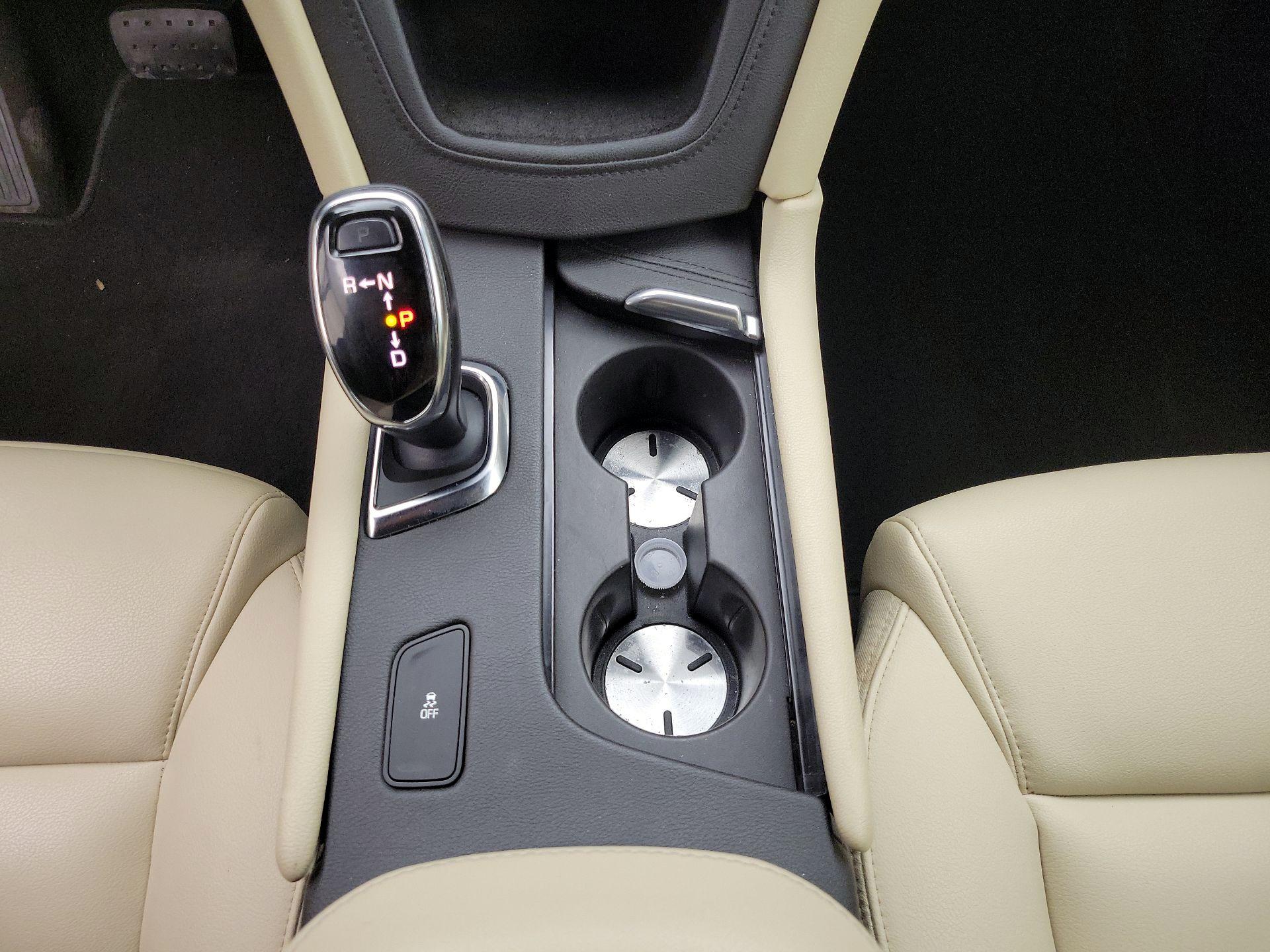 Thumbnail: 2017 Cadillac XT5 - 17