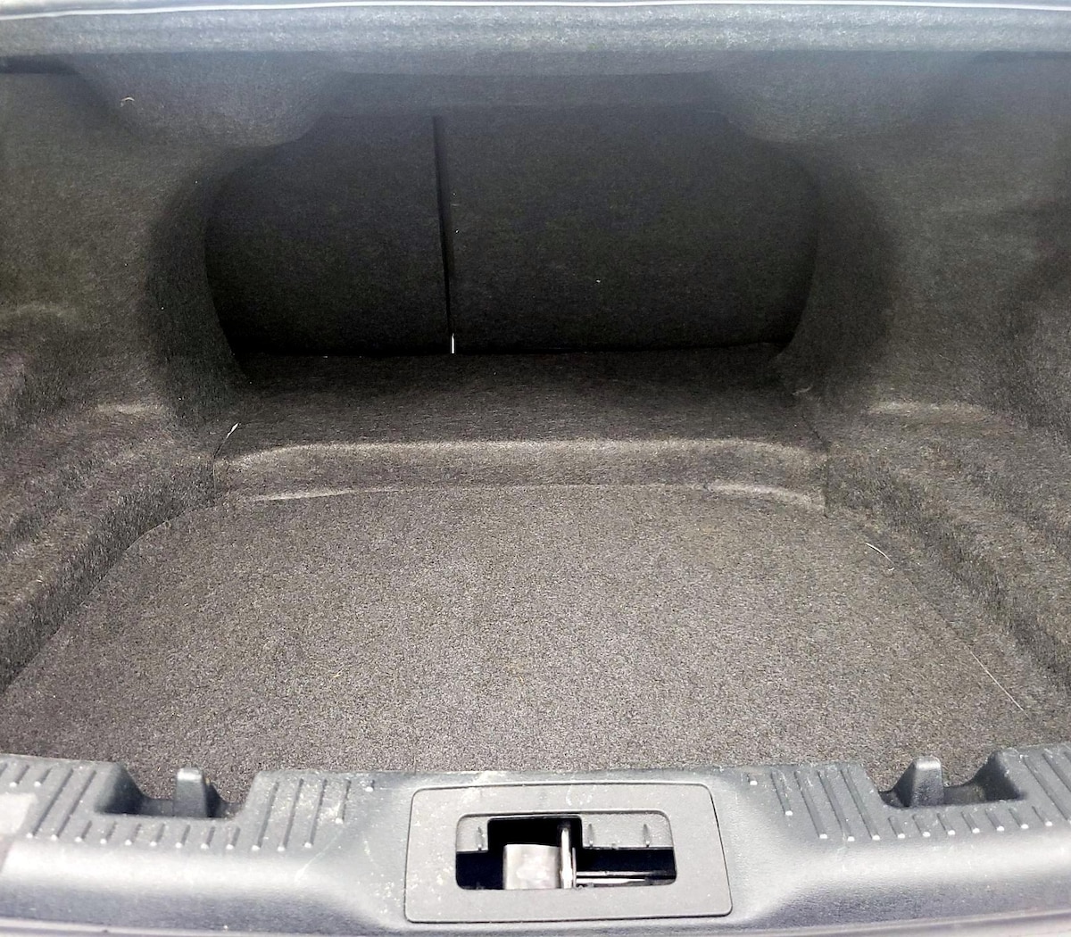 Trunk/Cargo (Seats Up)