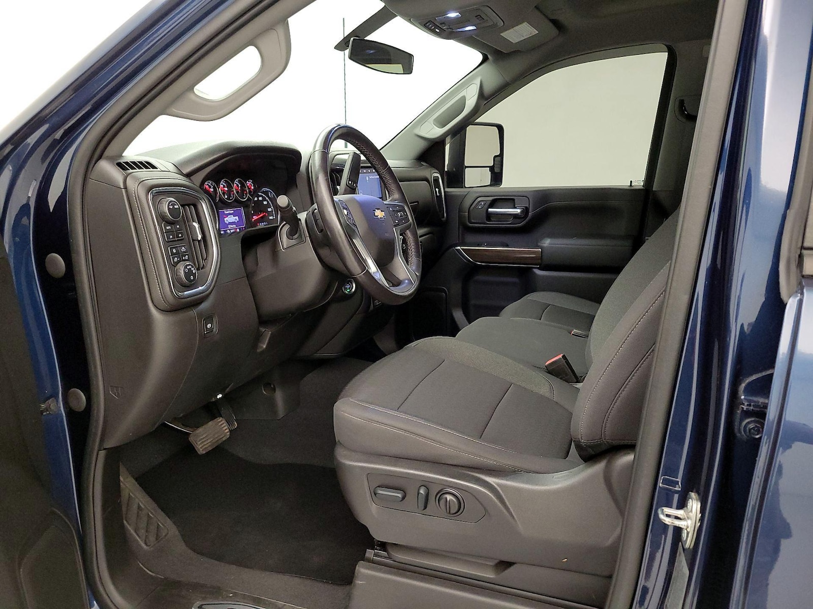 2022 Chevrolet Silverado 2500HD LT - Photo 12