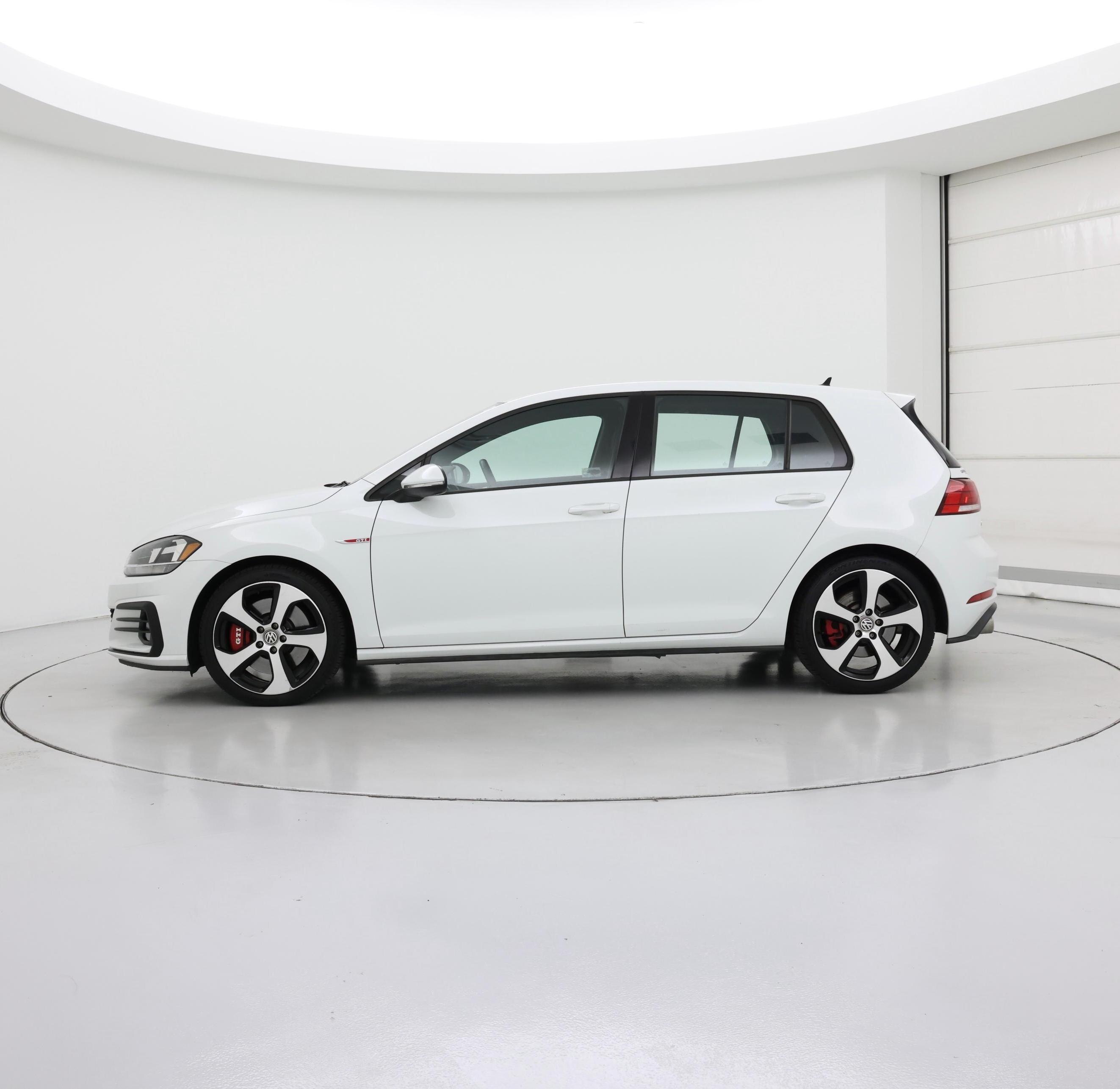 Thumbnail: 2019 Volkswagen Golf - 3