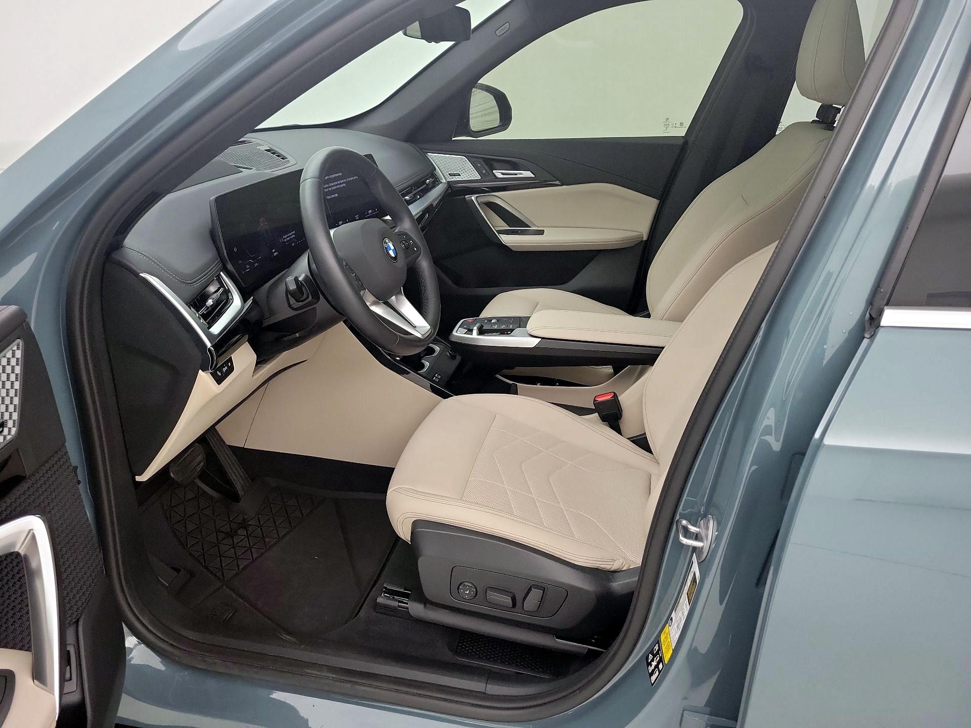 Thumbnail: 2023 BMW X1 - 11
