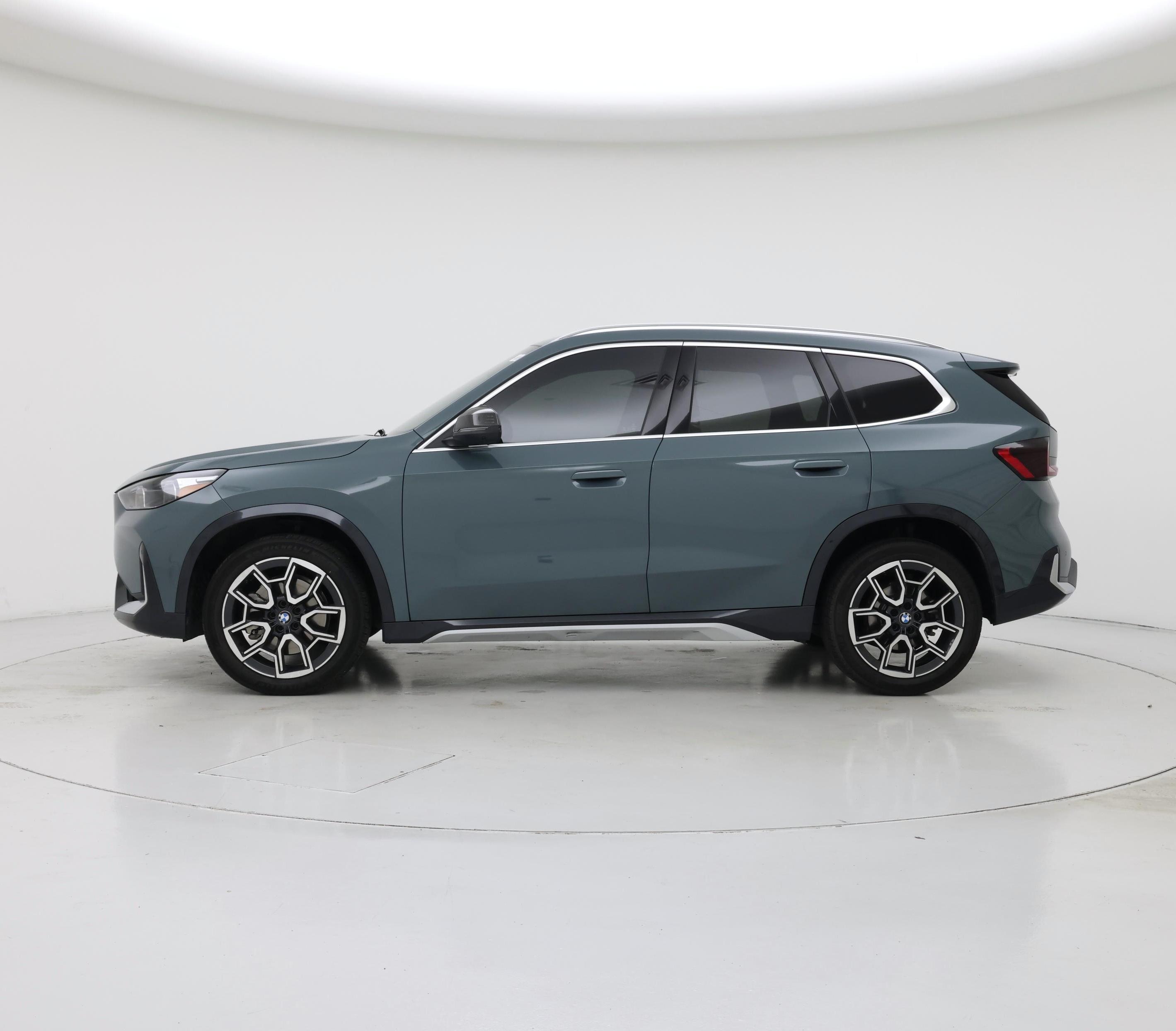 Thumbnail: 2023 BMW X1 - 3