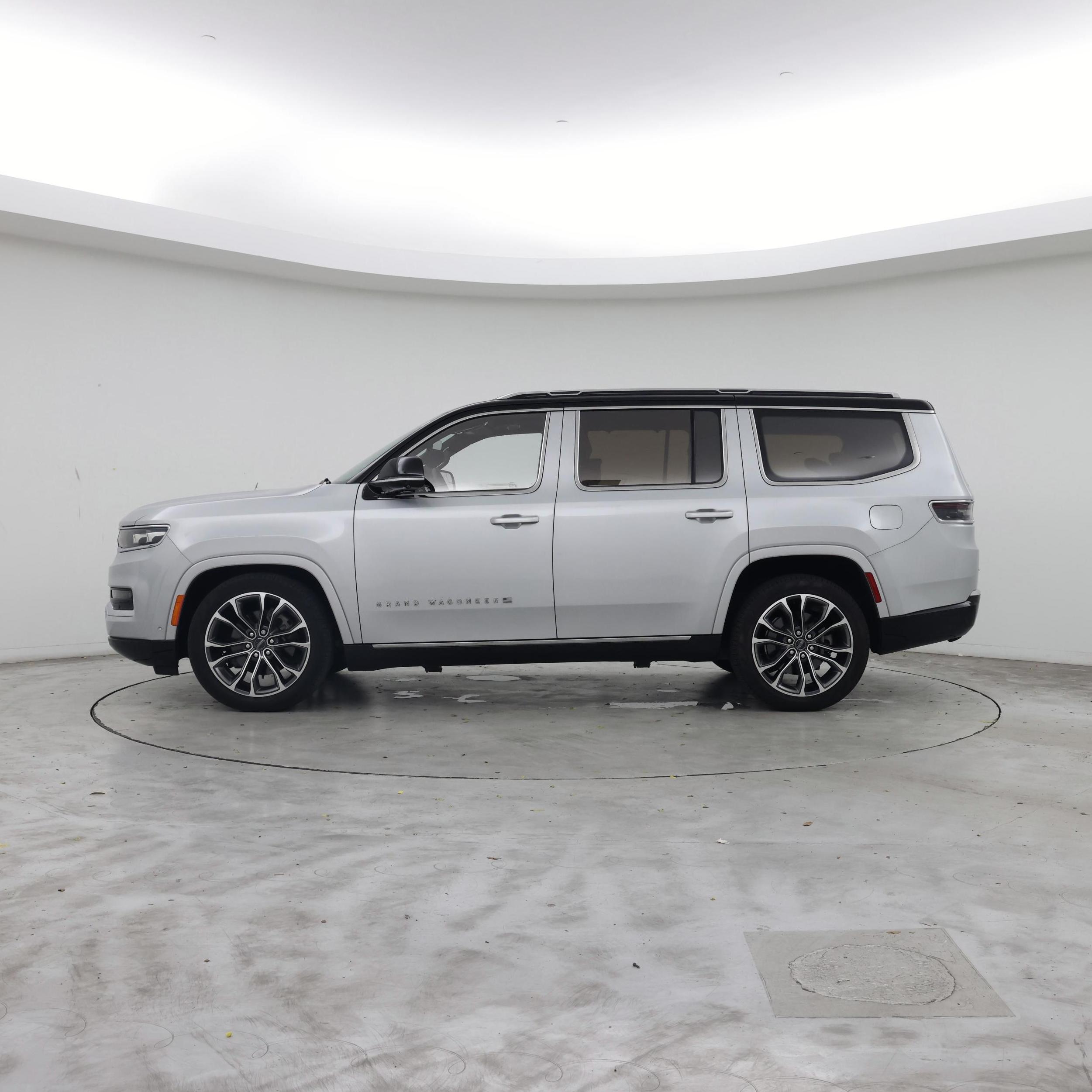 Thumbnail: 2023 Jeep Grand Wagoneer - 3