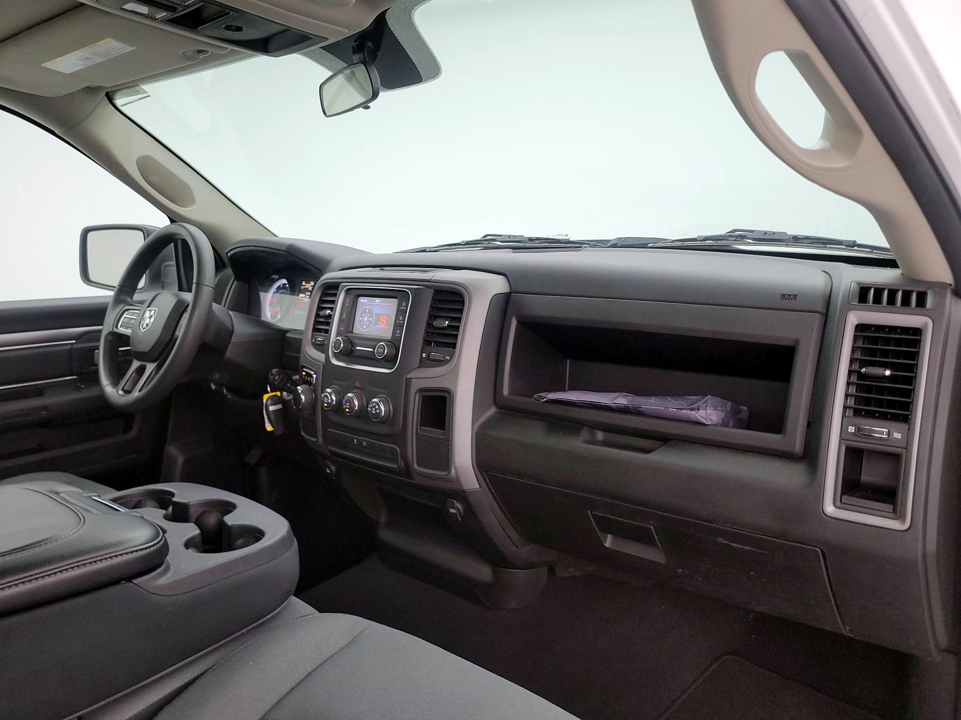Thumbnail: 2021 RAM 1500 Classic - 9