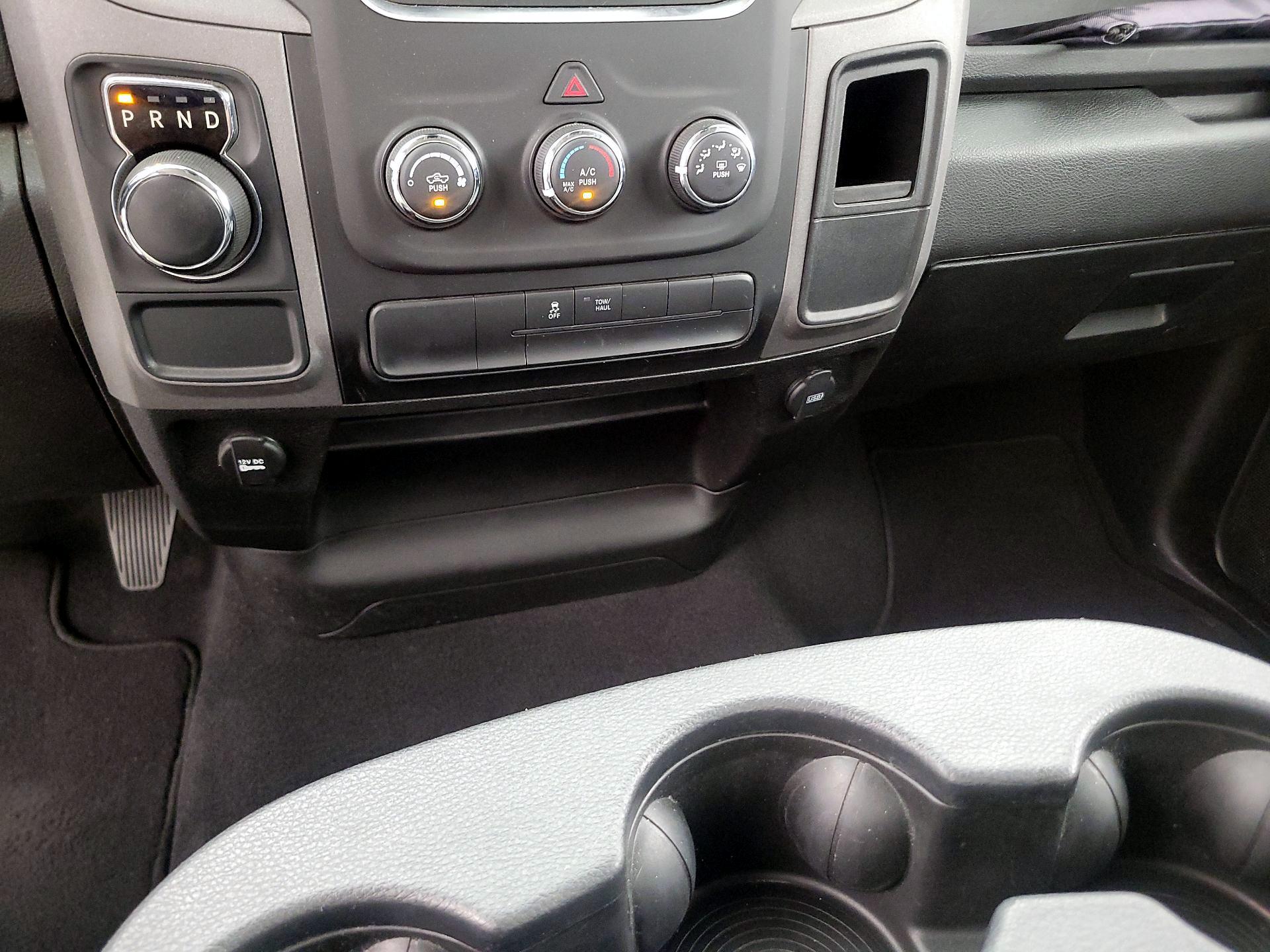 Thumbnail: 2021 RAM 1500 Classic - 16
