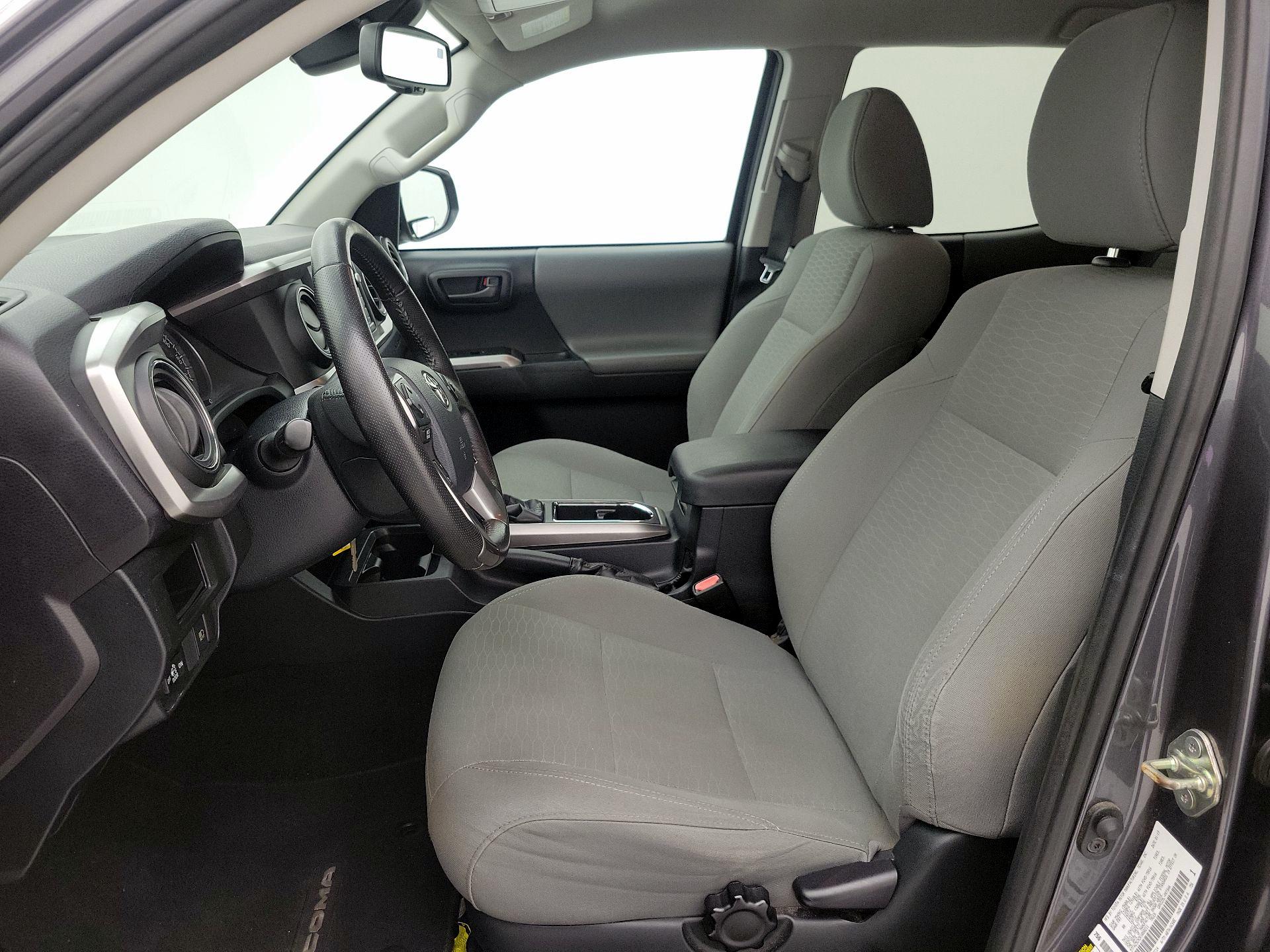 Thumbnail: 2019 Toyota Tacoma - 11
