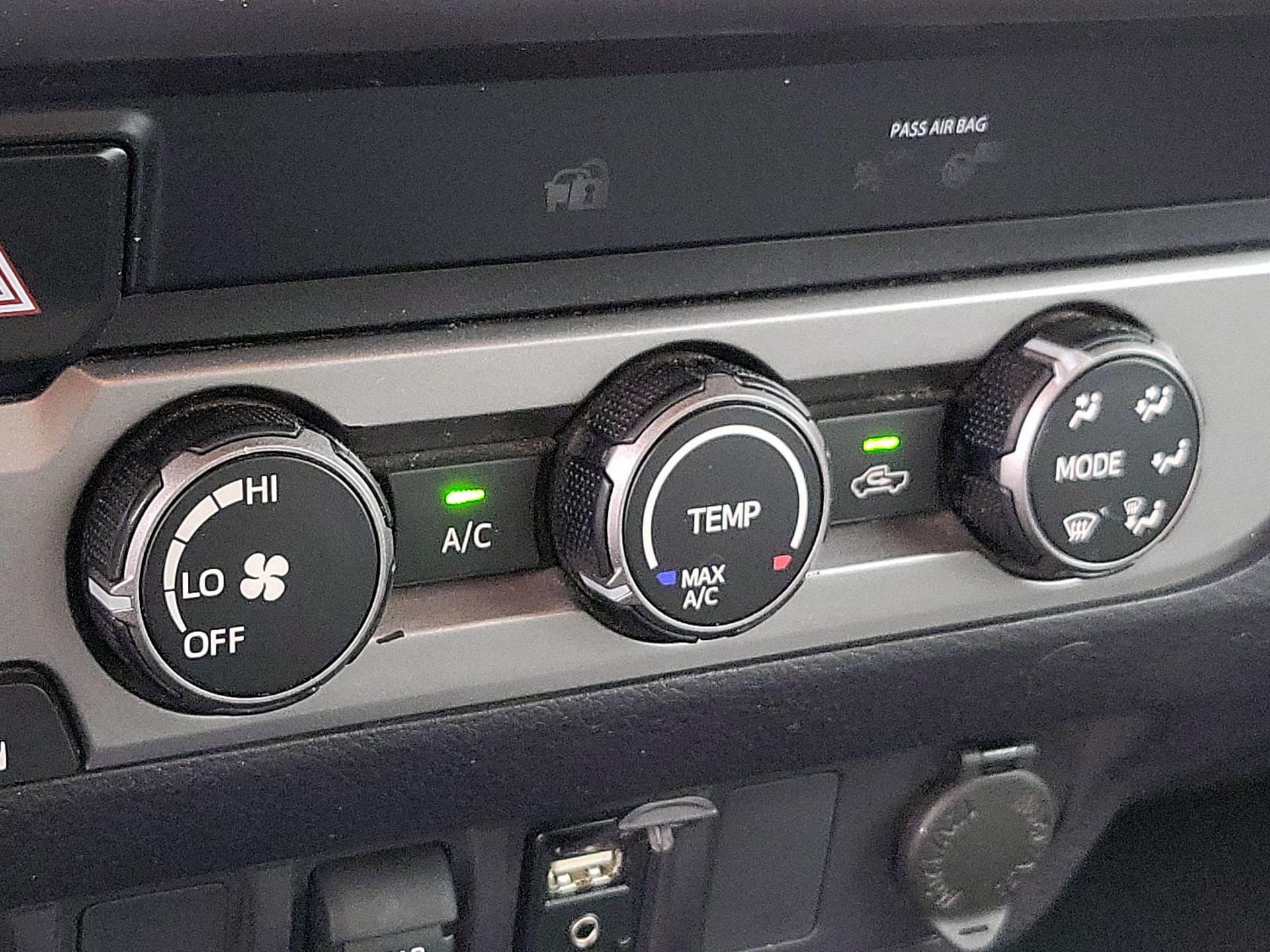 Thumbnail: 2019 Toyota Tacoma - 16