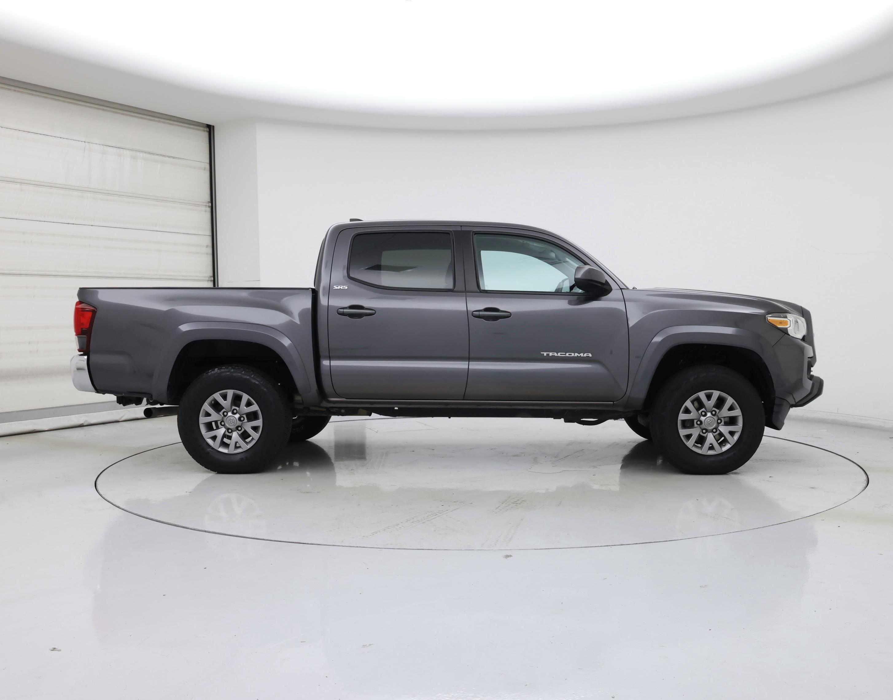 Thumbnail: 2019 Toyota Tacoma - 7