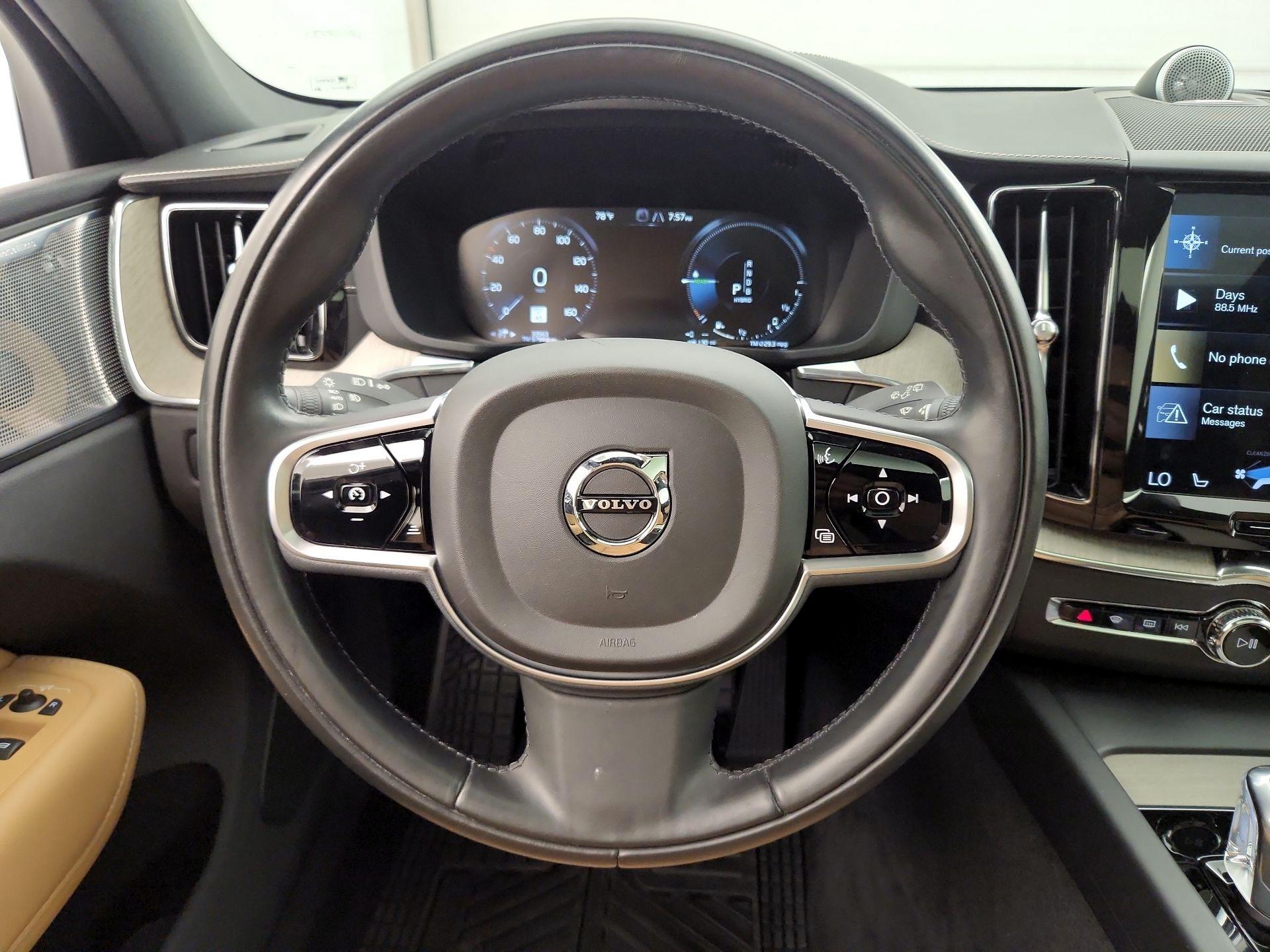 Thumbnail: 2019 Volvo XC60 - 10